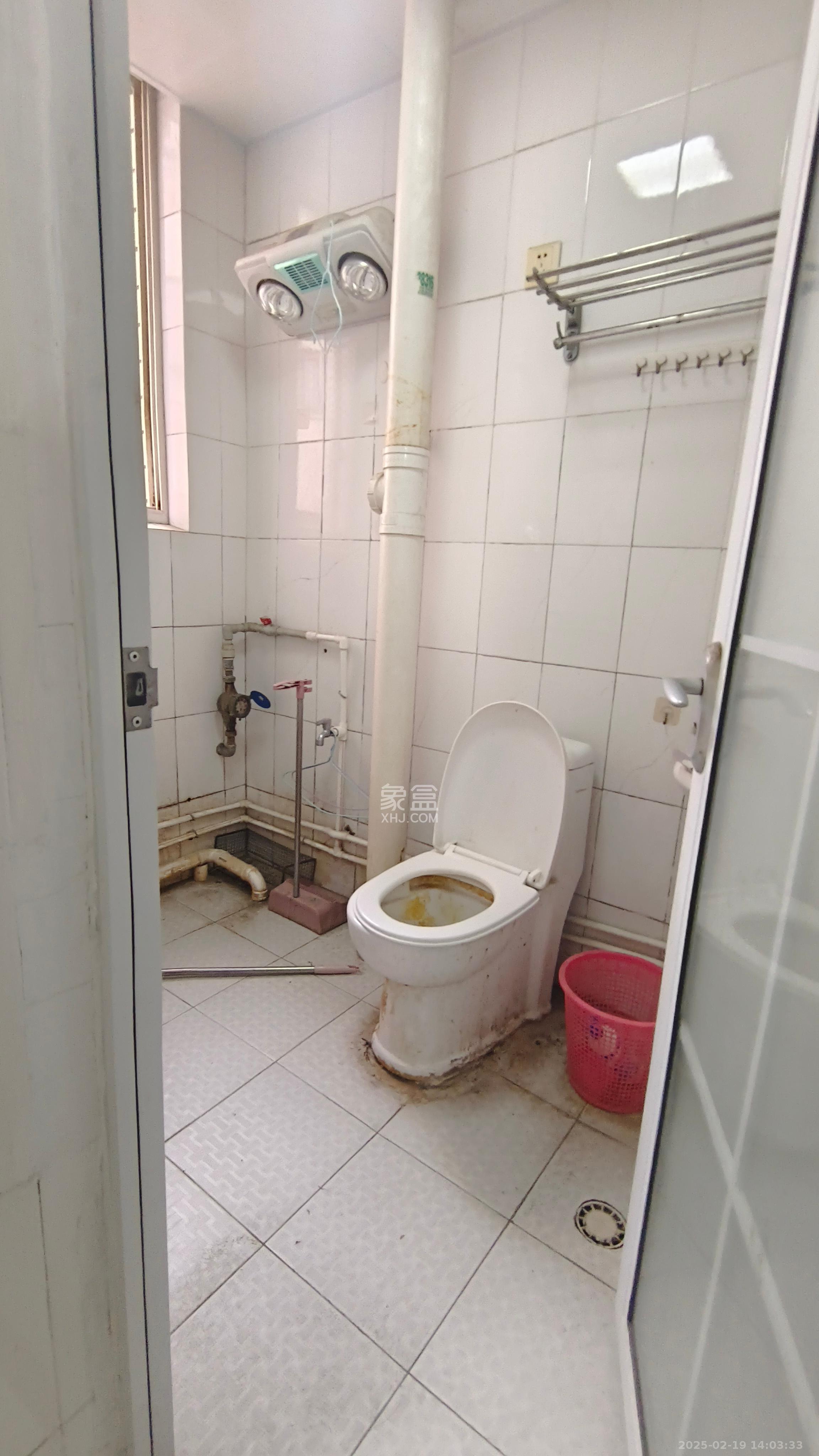 化油器厂宿舍 2室1厅1卫 1600.0元/月 化油器厂宿舍 2室1厅1卫 1600.0元/月室内图