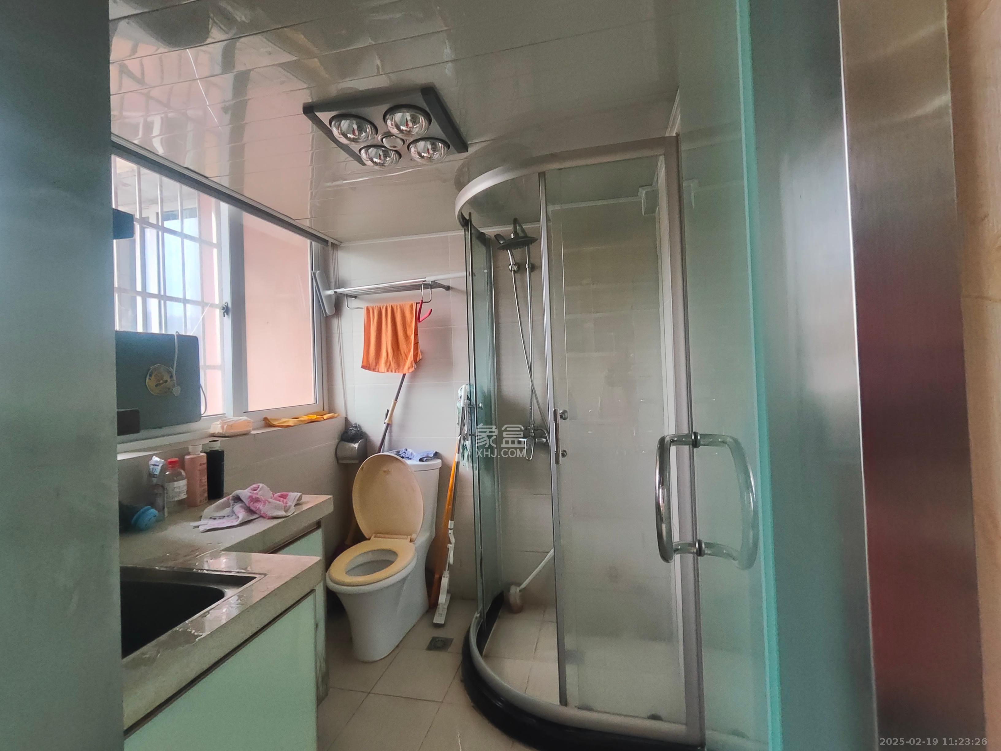 建鸿达现代公寓 1室1厅1卫 1500.0元/月 建鸿达现代公寓 1室1厅1卫 1500.0元/月室内图