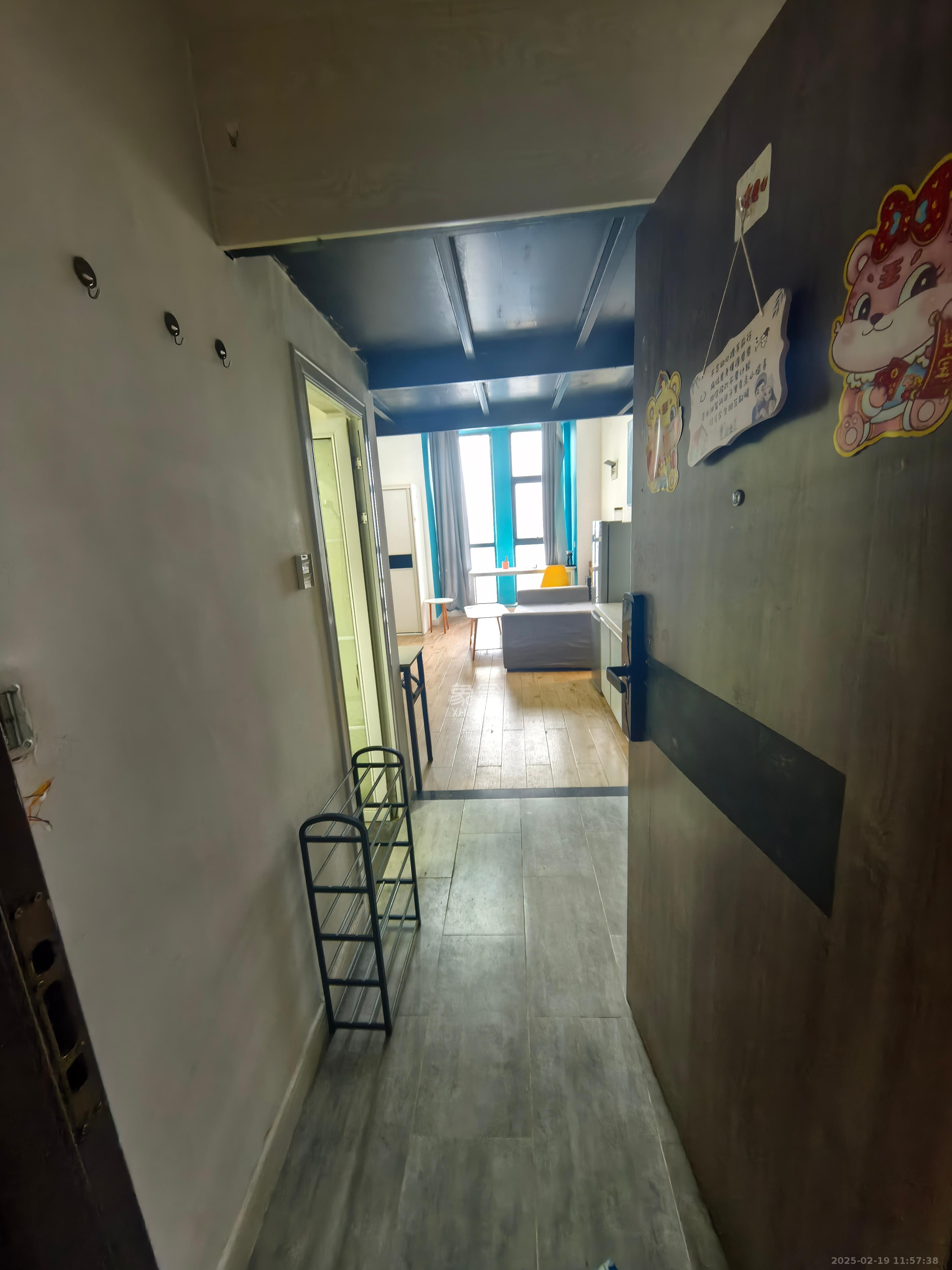 新世界广场  1室1厅1卫   1500.00元/月室内图