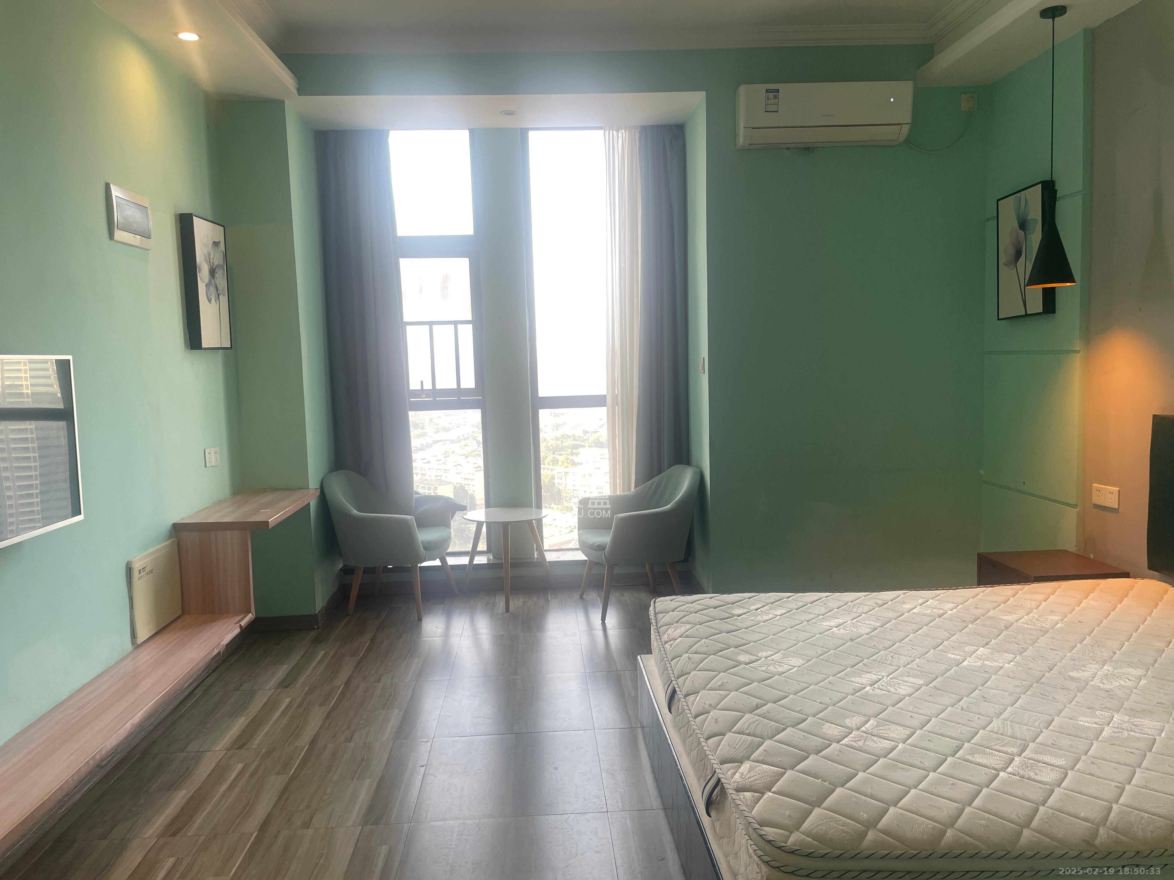 新世界广场 1室1厅1卫 1700.0元/月 新世界广场 1室1厅1卫 1700.0元/月室内图