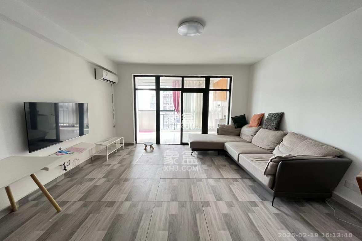 浏阳河畔家园  2室2厅2卫    2500.0元/月 浏阳河畔家园  2室2厅2卫    2500.0元/月室内图