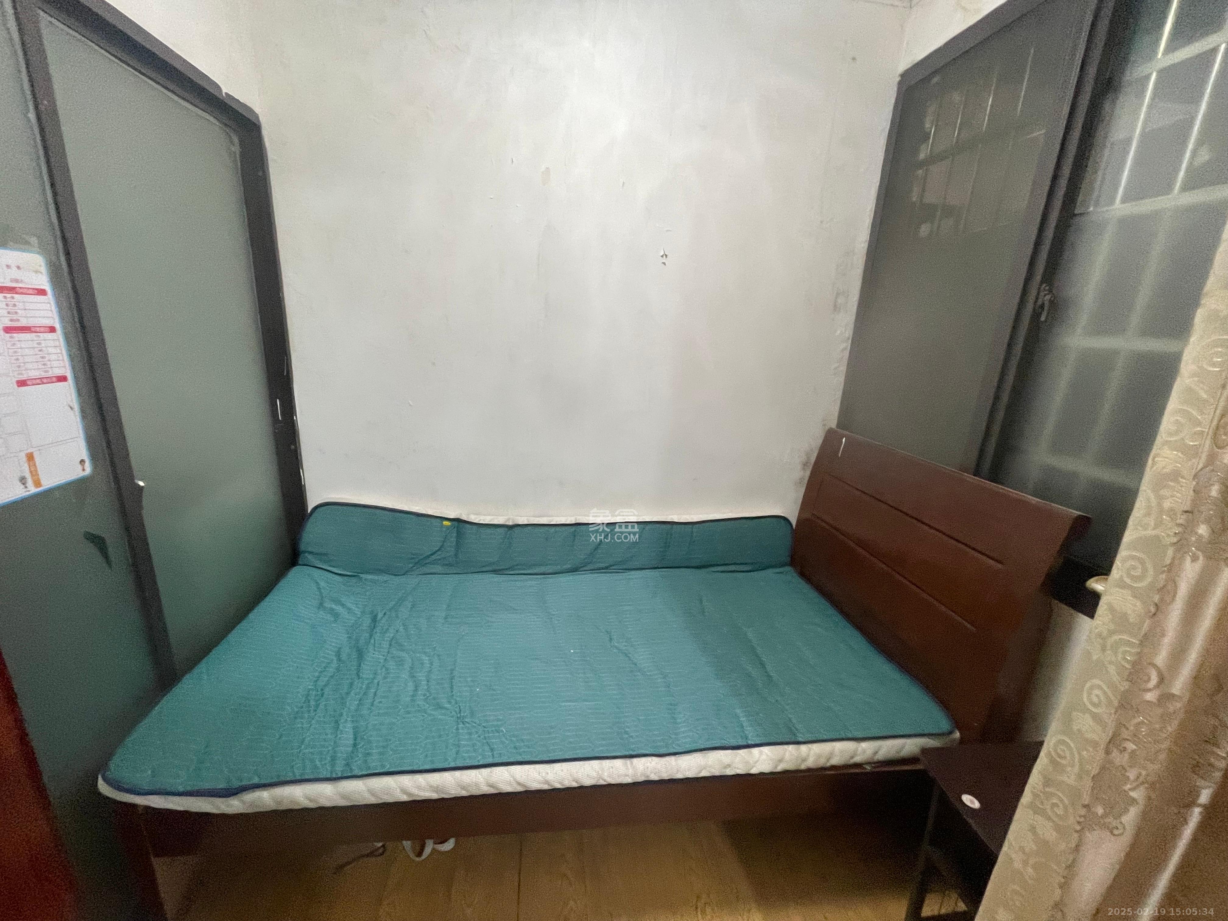 向东南社区  3室1厅1卫   1600.00元/月室内图