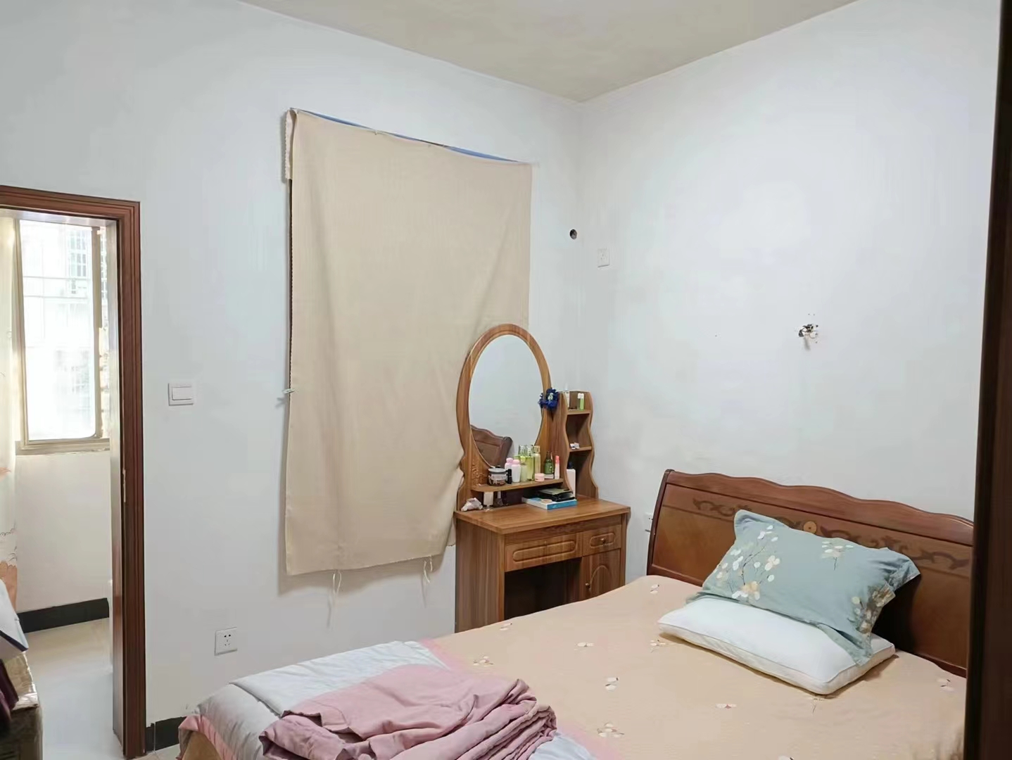 五义苑(人文师范学院家属楼内) 2室1厅1卫 1280.0元/月 五义苑(人文师范学院家属楼内) 2室1厅1卫 1280.0元/月室内图