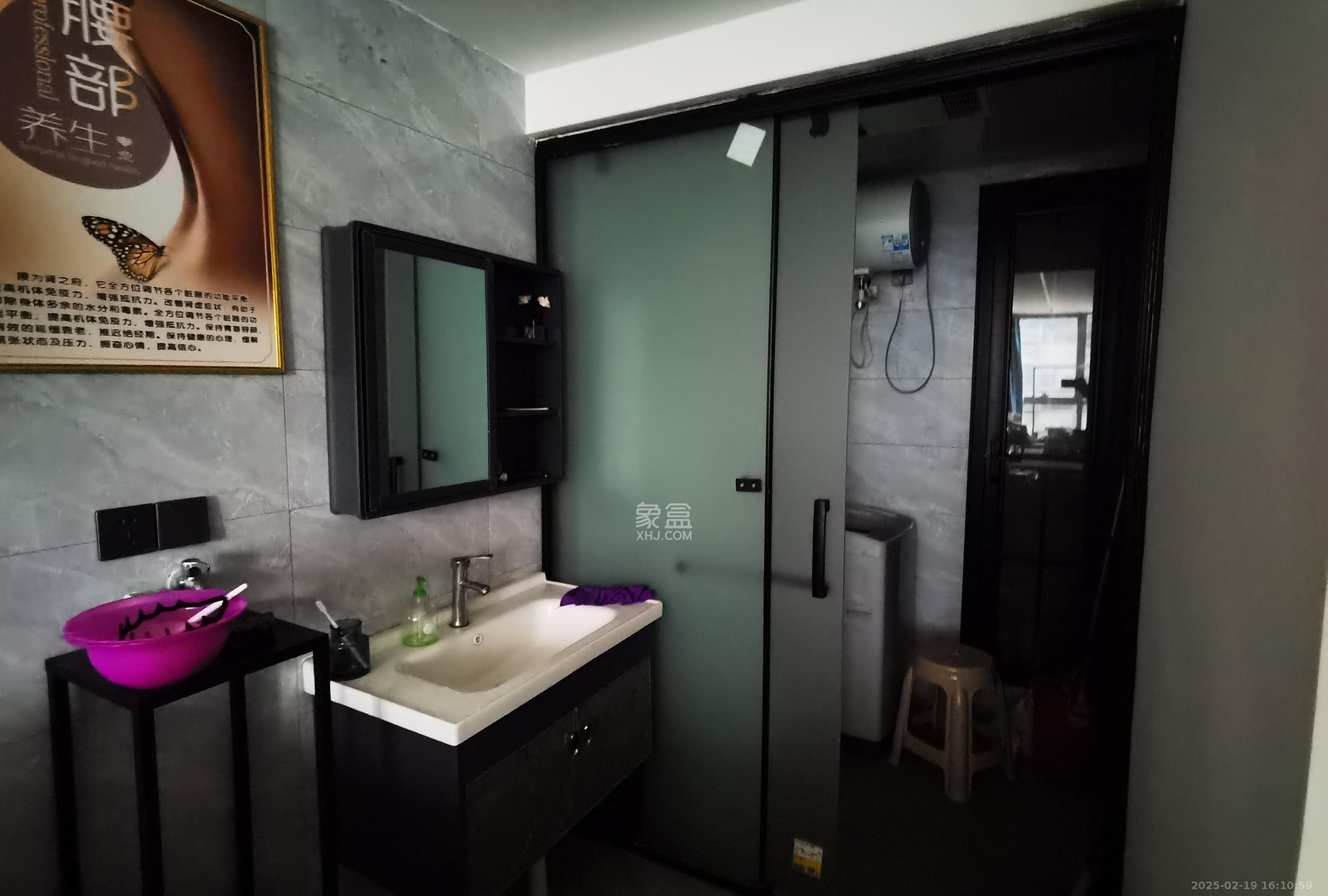 奥克斯滨仕花园(奥克斯洋湖广场/奥克斯中心) 1室0厅0卫 2000.0元/月 奥克斯滨仕花园(奥克斯洋湖广场/奥克斯中心) 1室0厅0卫 2000.0元/月室内图