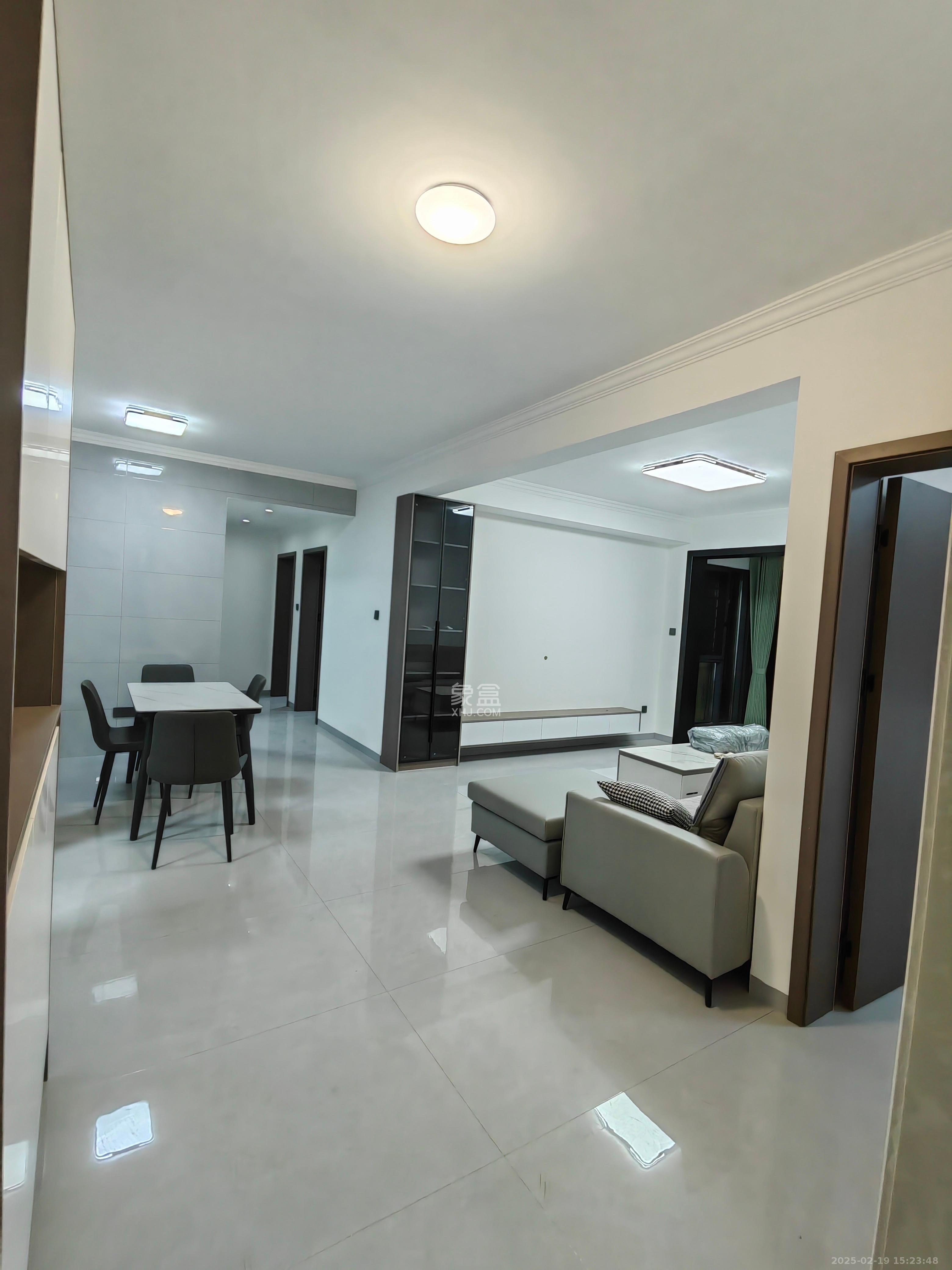 惟智园安置小区 5室2厅2卫 2800.0元/月 惟智园安置小区 5室2厅2卫 2800.0元/月室内图