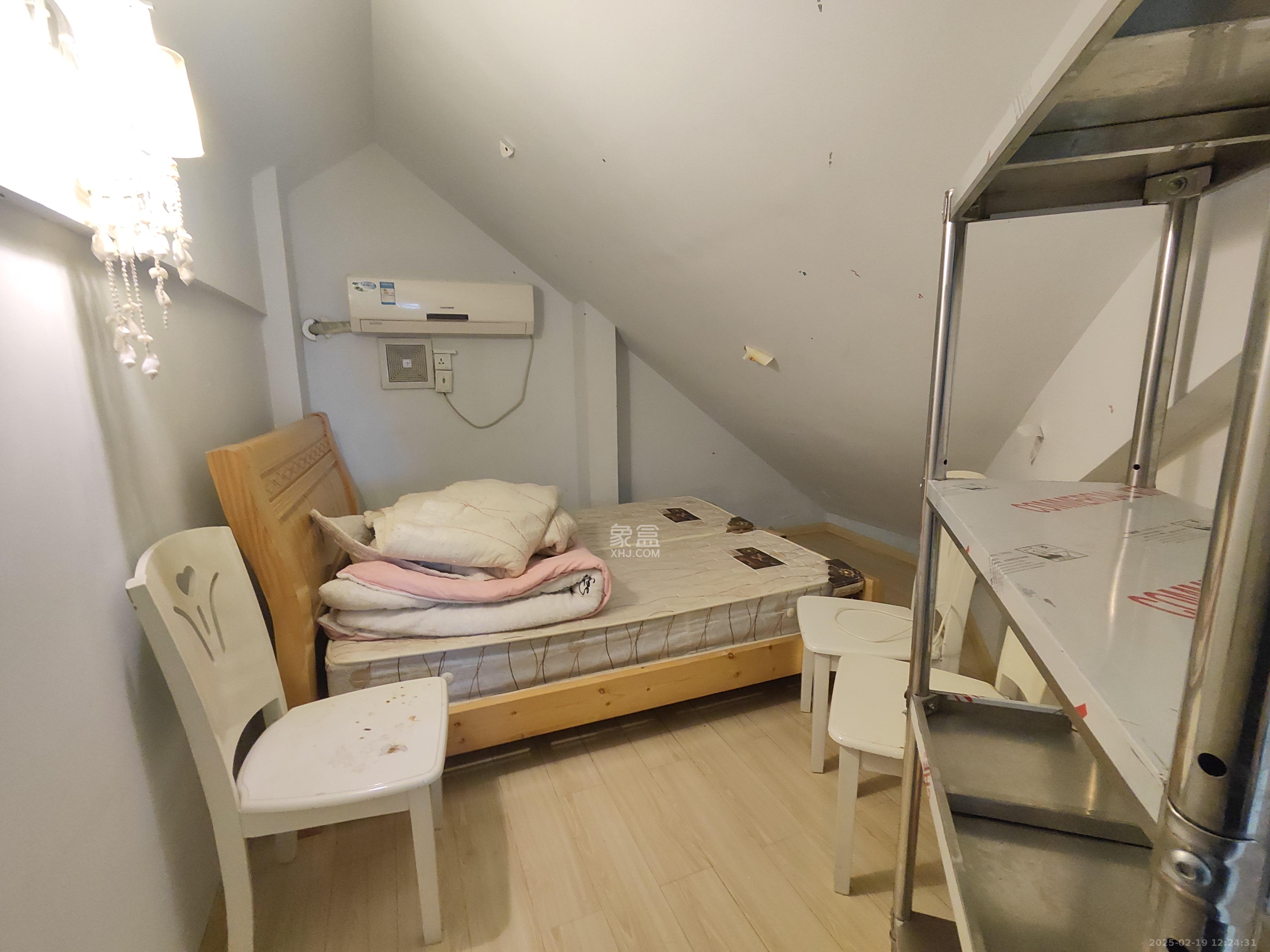 三景国际  3室2厅1卫   1700.00元/月室内图