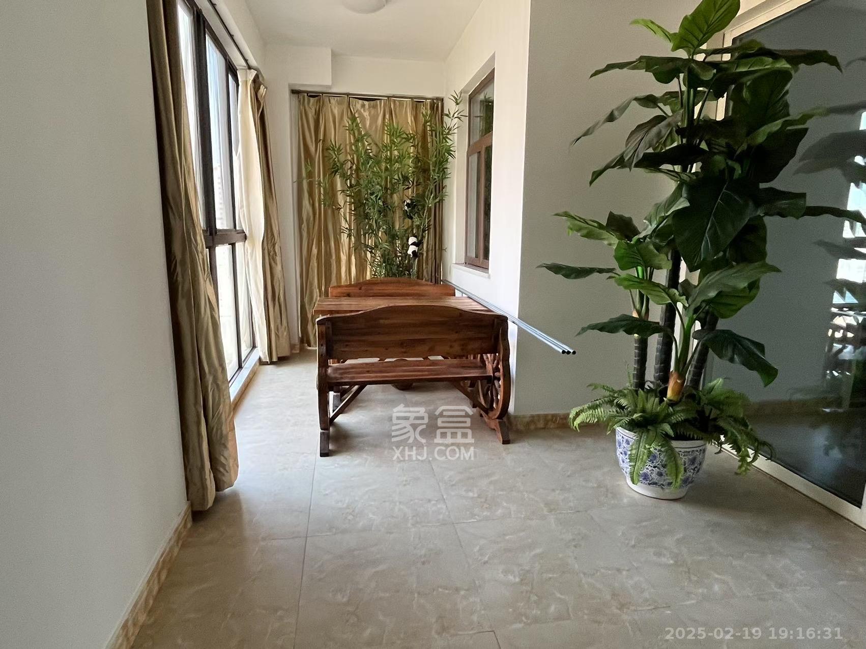 芙佳花园 3室2厅2卫 3200.0元/月 芙佳花园 3室2厅2卫 3200.0元/月室内图