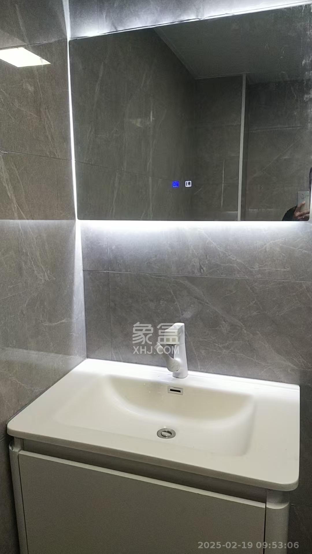 世茂铂曼  1室1厅1卫   2600.00元/月室内图