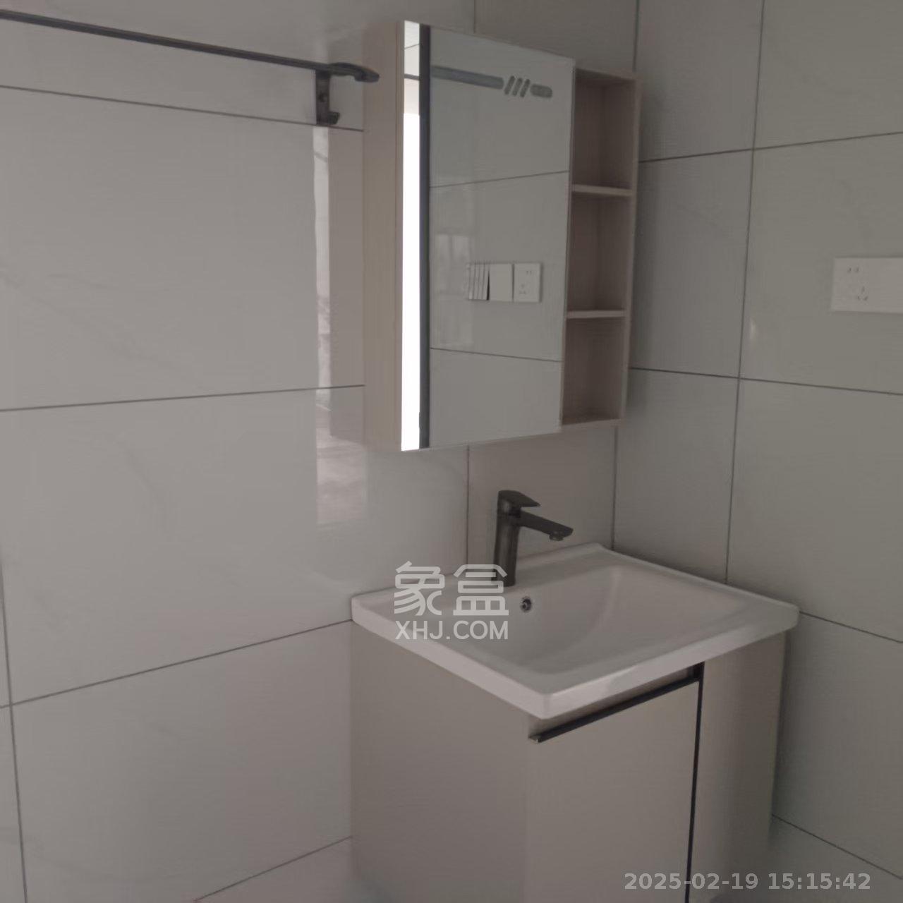 惟智园安置小区 4室2厅2卫 2700.0元/月 惟智园安置小区 4室2厅2卫 2700.0元/月室内图