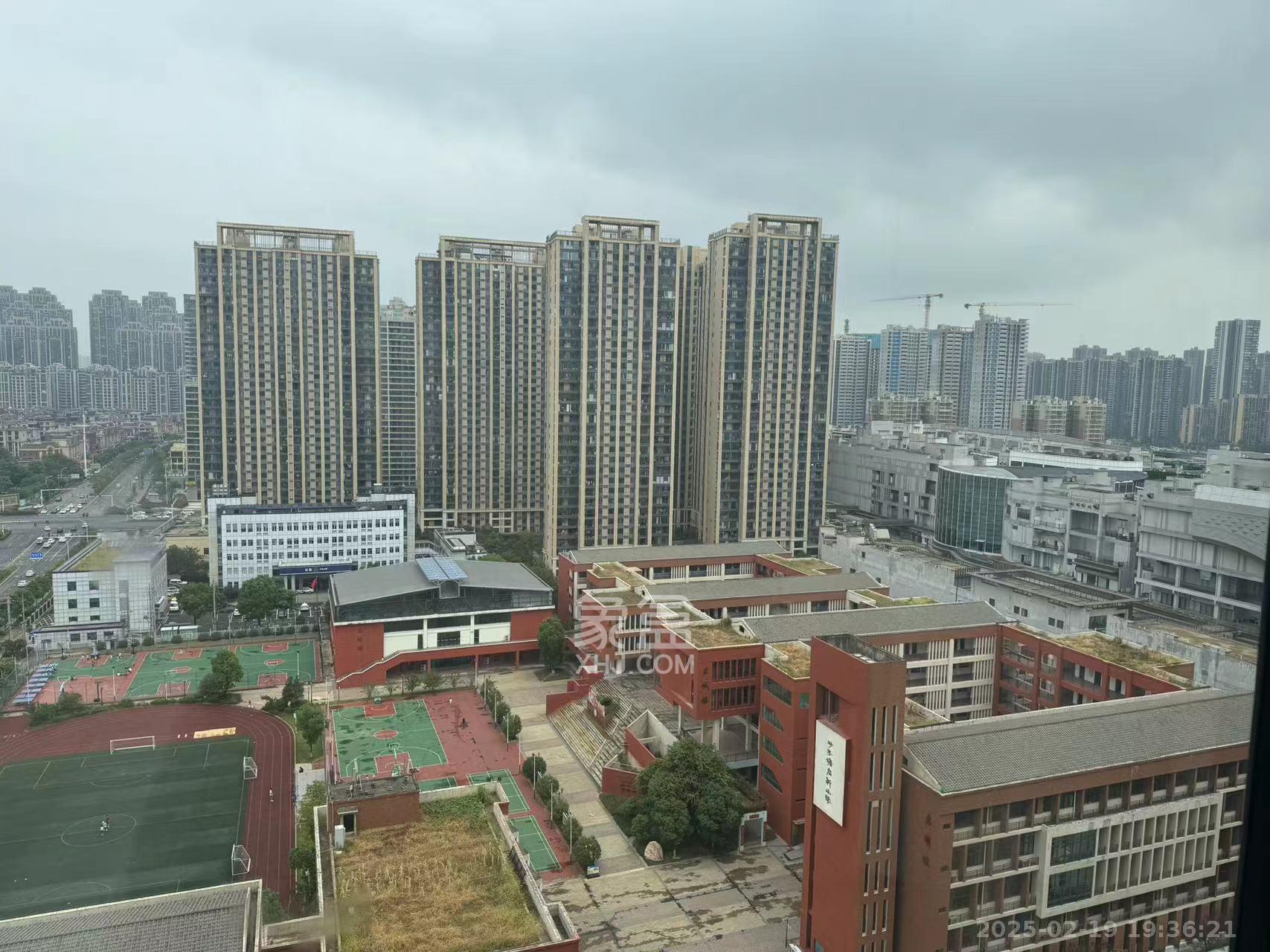绿地长沙城际空间站（绿地新里佳苑）  3室1厅2卫   3500.00元/月室内图