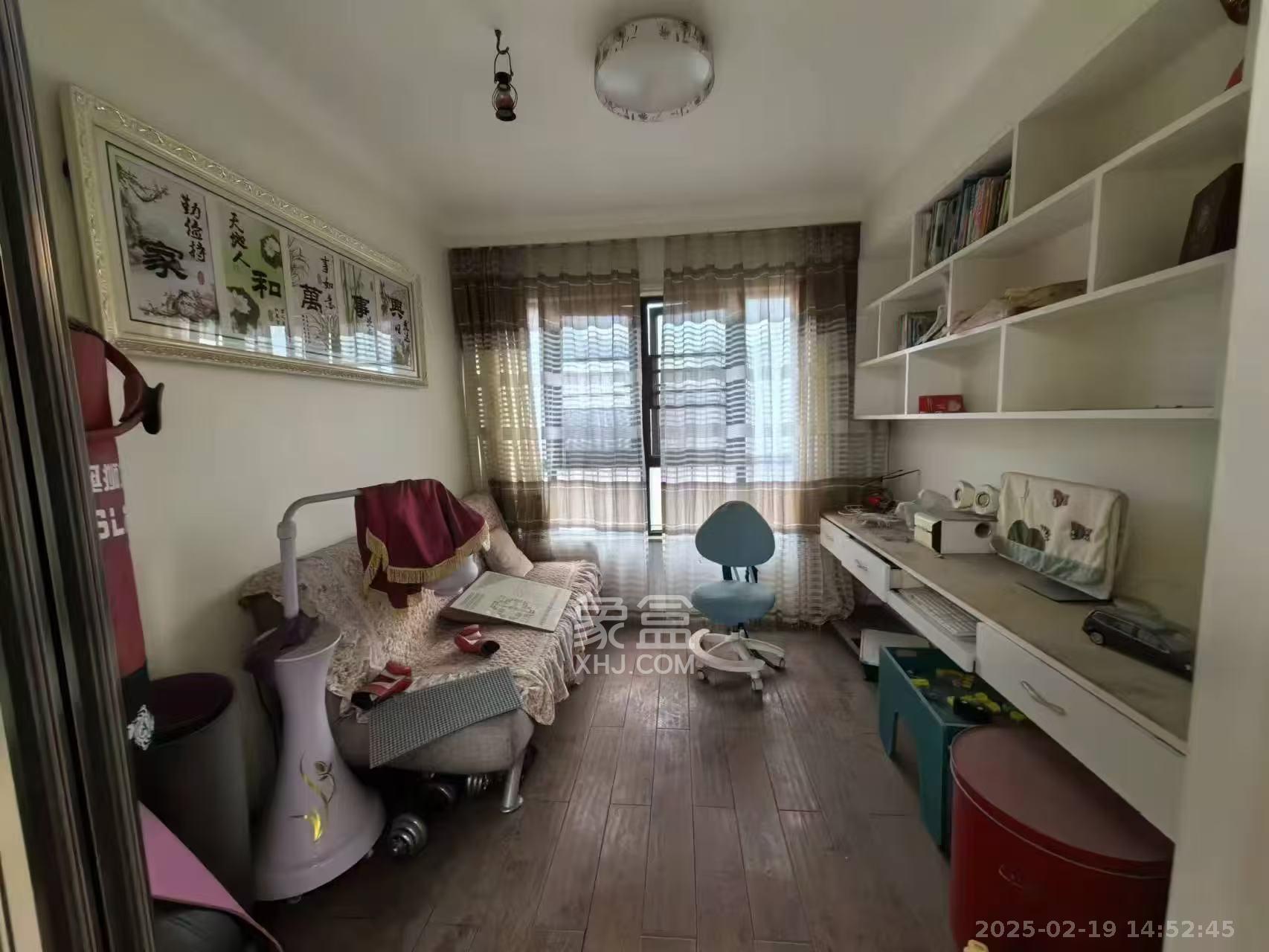 华润凤凰城三期  4室2厅2卫    3000.0元/月 华润凤凰城三期  4室2厅2卫    3000.0元/月室内图