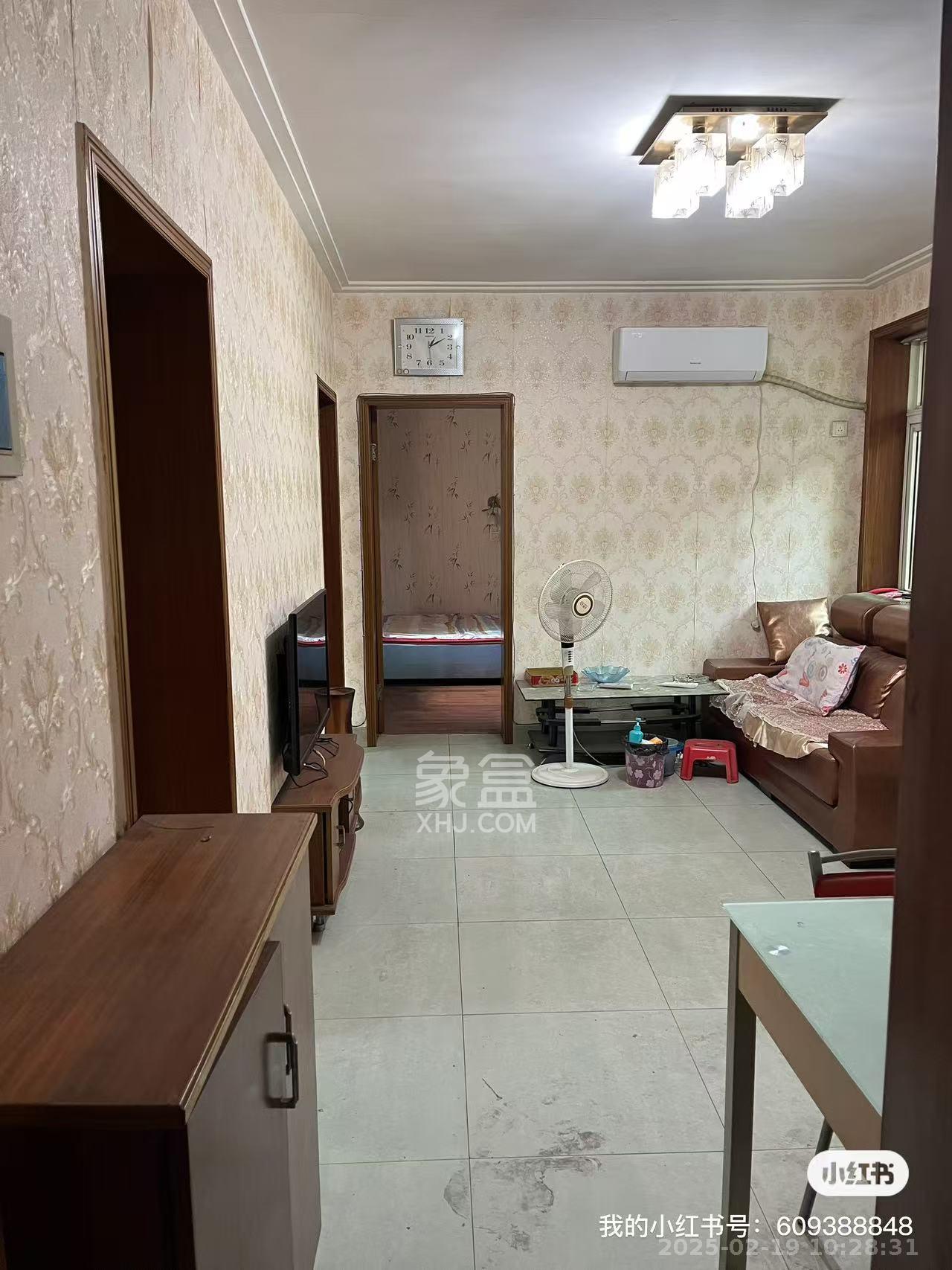 桔园小区1-8片 1室2厅1卫 1800.0元/月 桔园小区1-8片 1室2厅1卫 1800.0元/月室内图