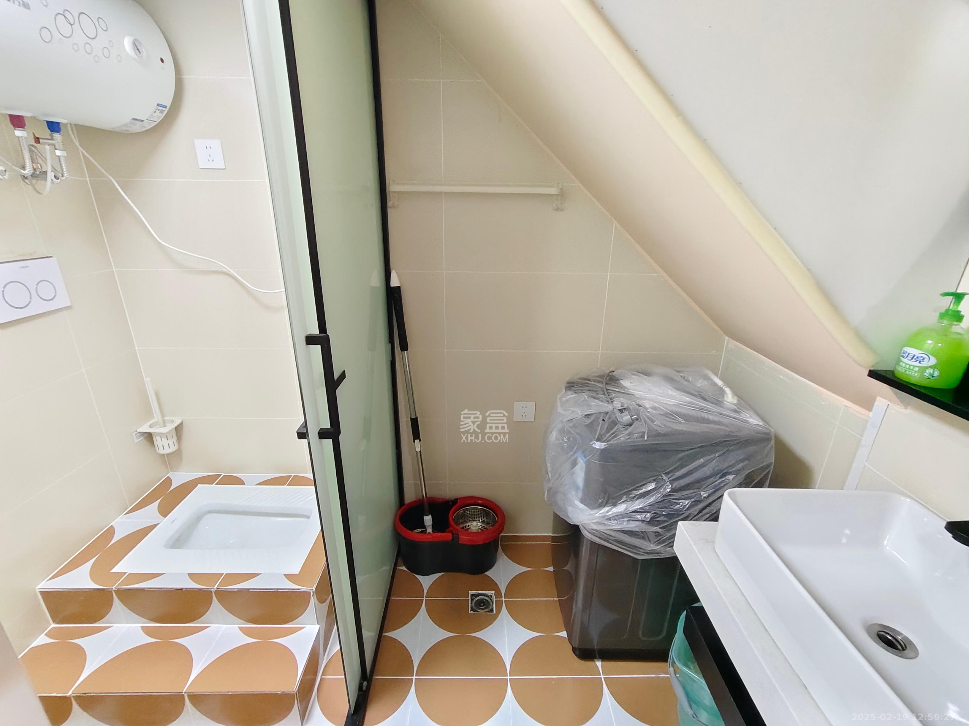 保利天禧EF区 2室1厅1卫 2500.0元/月 保利天禧EF区 2室1厅1卫 2500.0元/月室内图