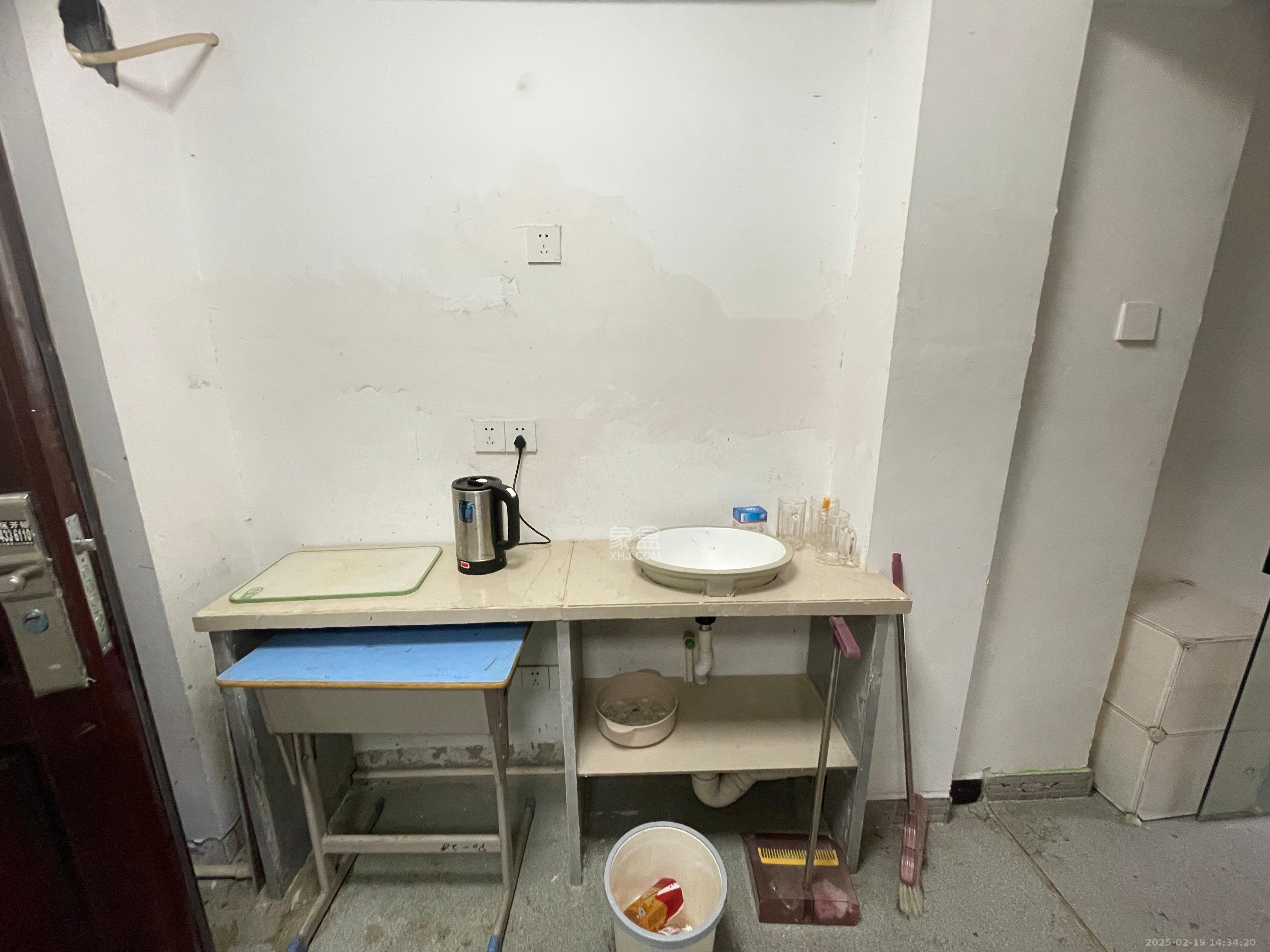 金港湾 1室1厅1卫 1300.0元/月 金港湾 1室1厅1卫 1300.0元/月室内图