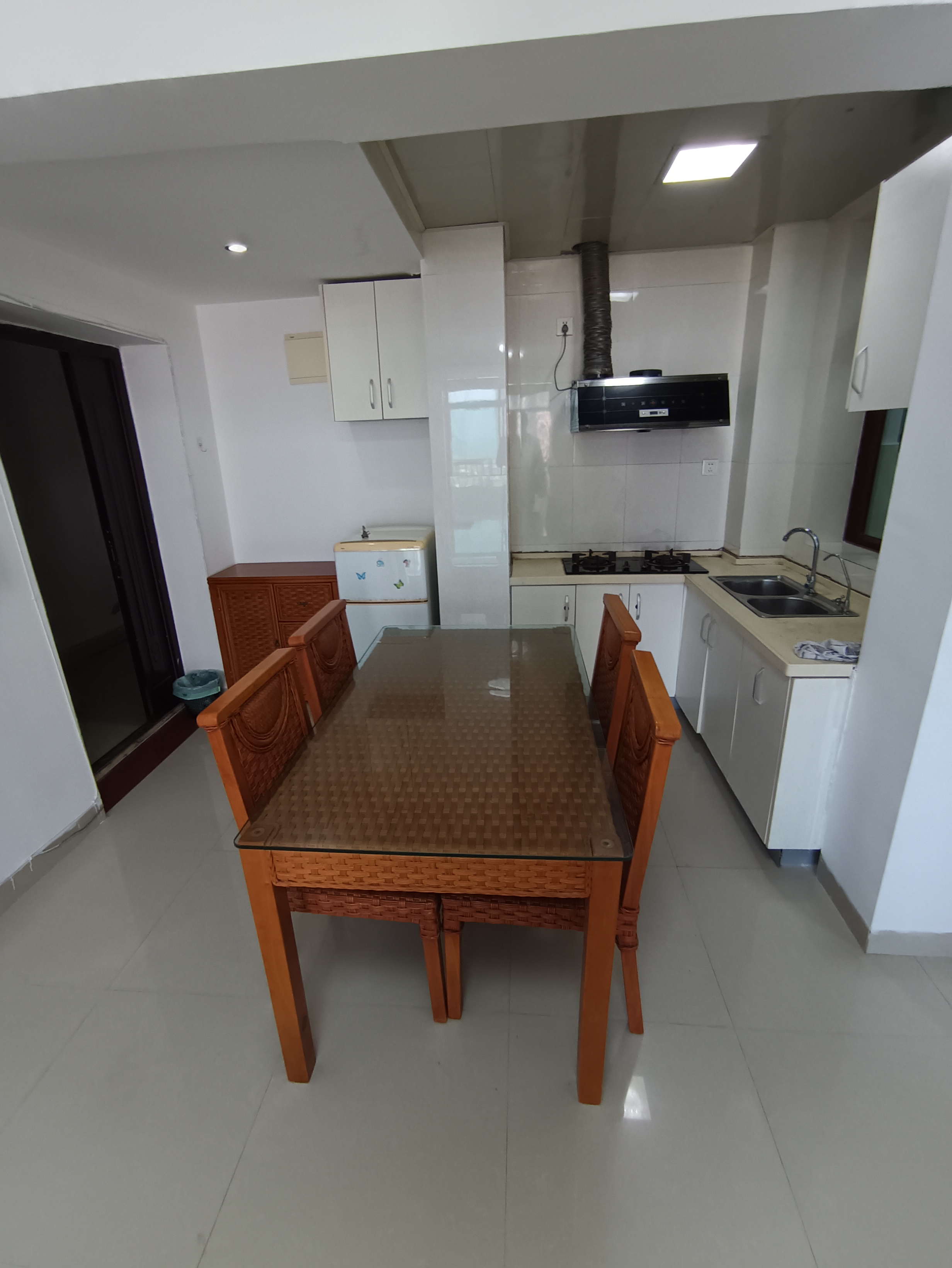 蔚蓝海语印象 1室1厅1卫 2100.0元/月 蔚蓝海语印象 1室1厅1卫 2100.0元/月室内图