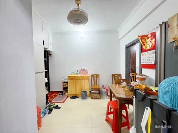 爱华小区 2室1厅1卫 78.0万 爱华小区 2室1厅1卫 78.0万客厅