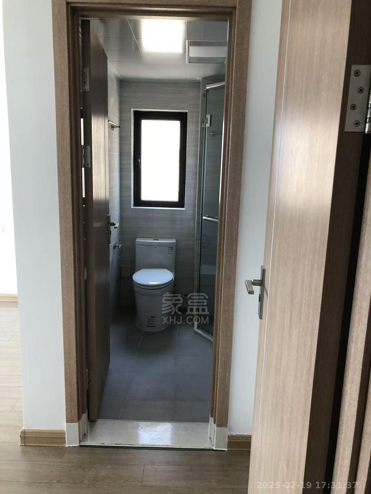 美的翰城  3室2厅3卫   1700.00元/月室内图