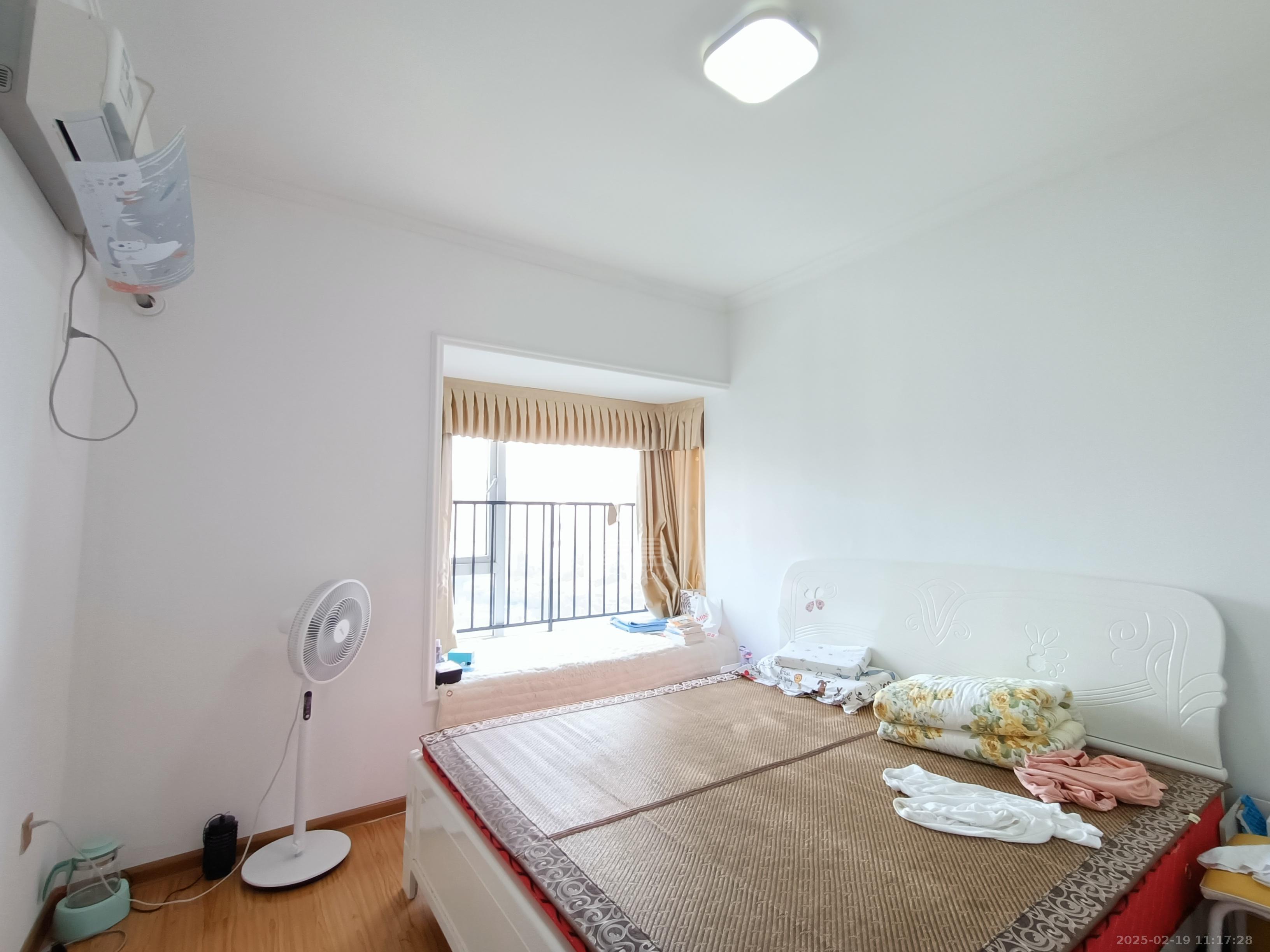 美的城四期  3室2厅1卫   1600.00元/月室内图