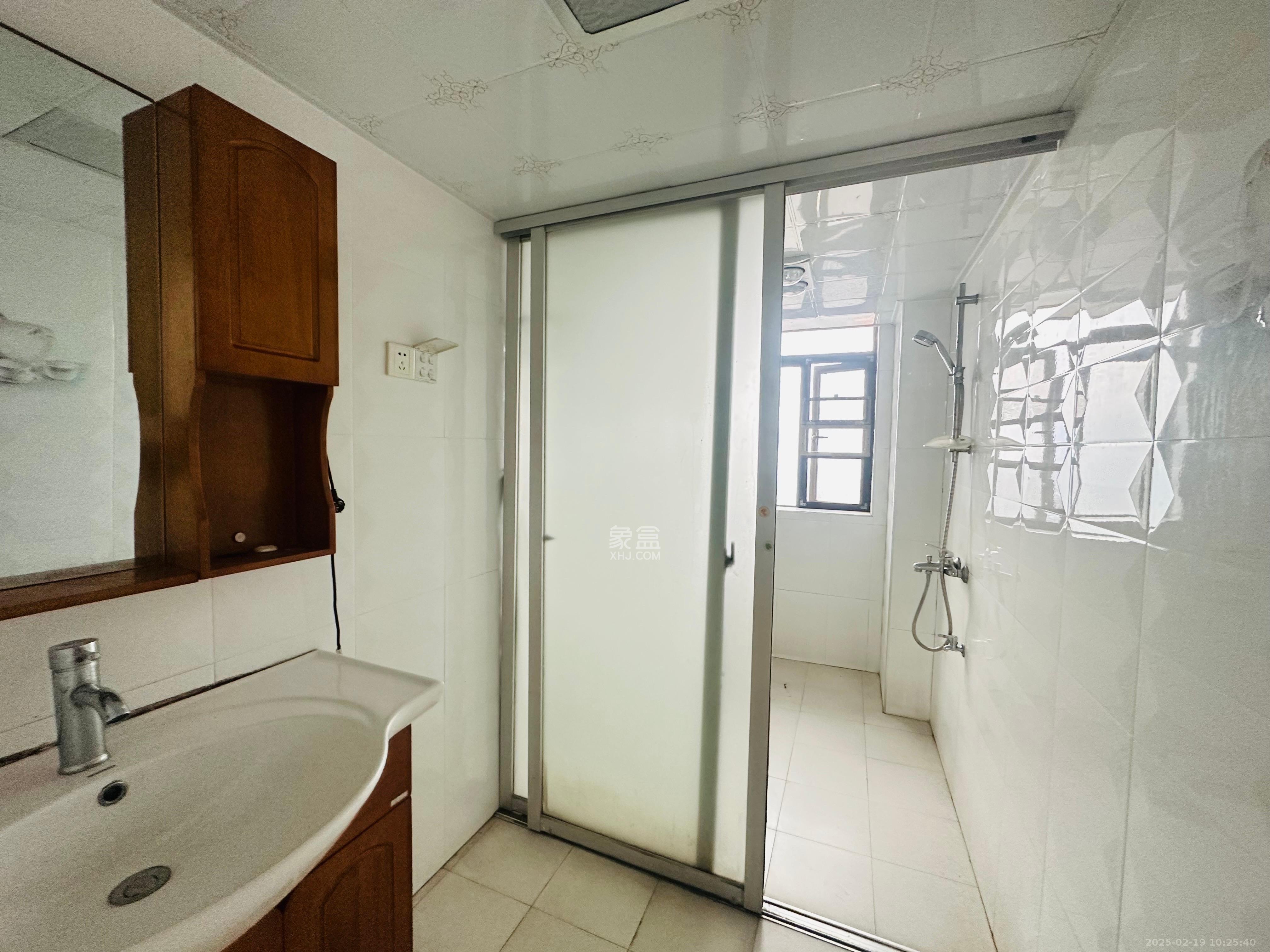 好望谷 3室2厅2卫 1900.0元/月 好望谷 3室2厅2卫 1900.0元/月室内图