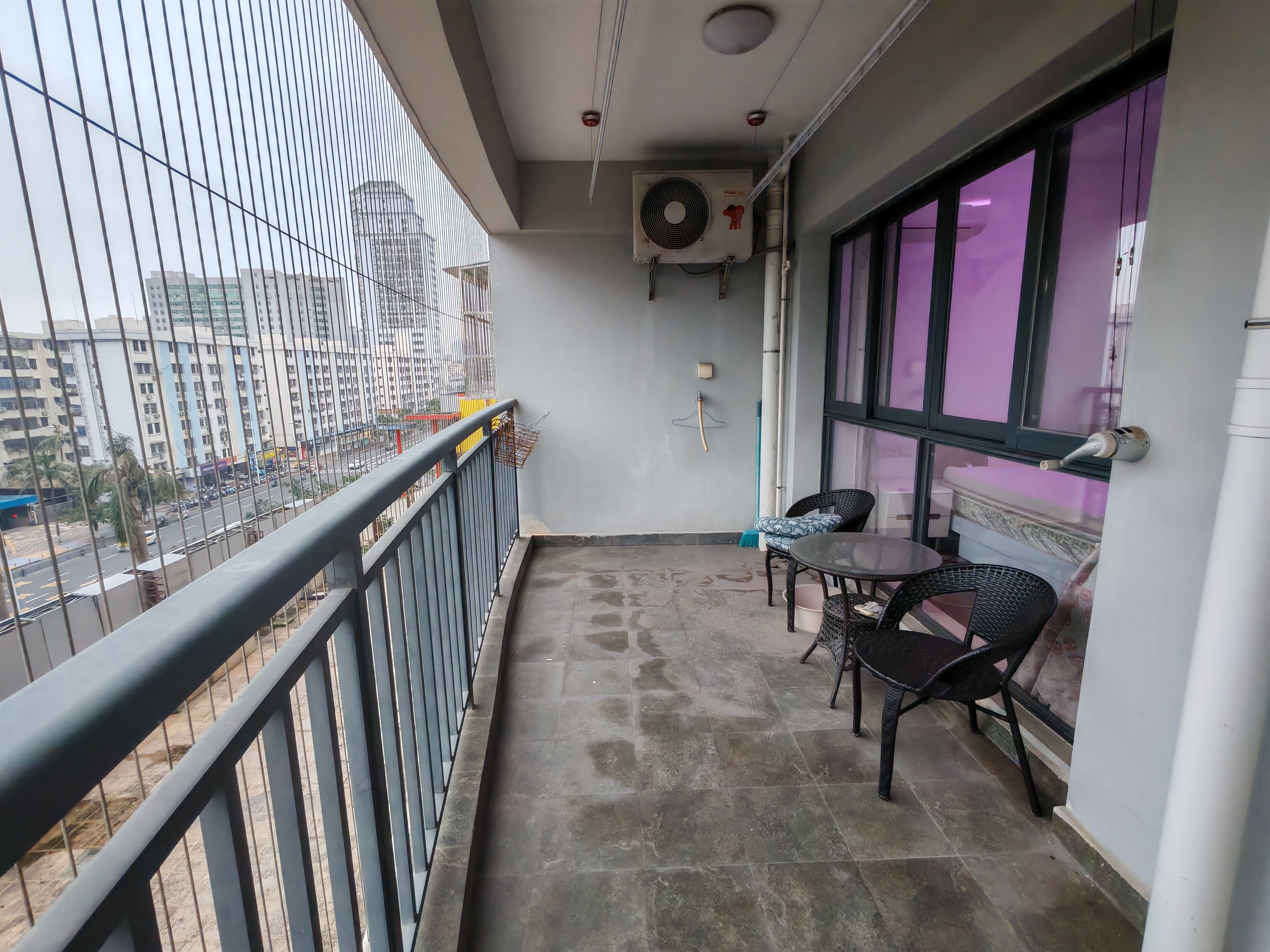 椰岛广场  2室1厅1卫    156.0万 椰岛广场  2室1厅1卫    156.0万客厅