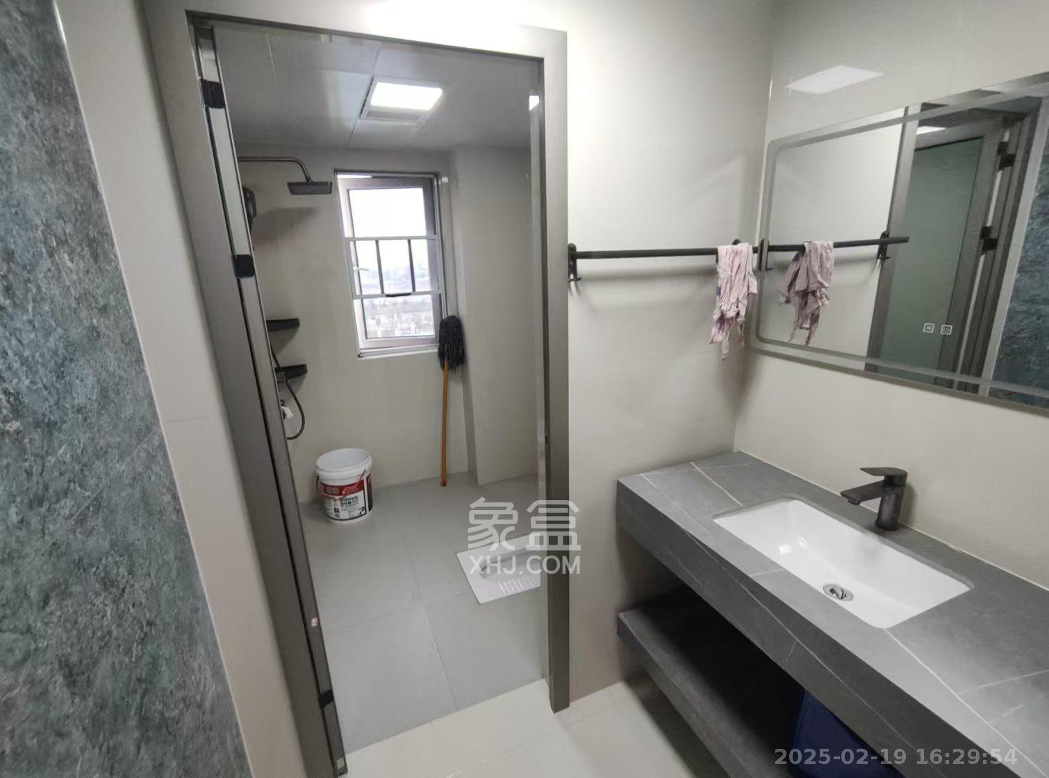 河畔华府  3室2厅1卫   3100.00元/月室内图