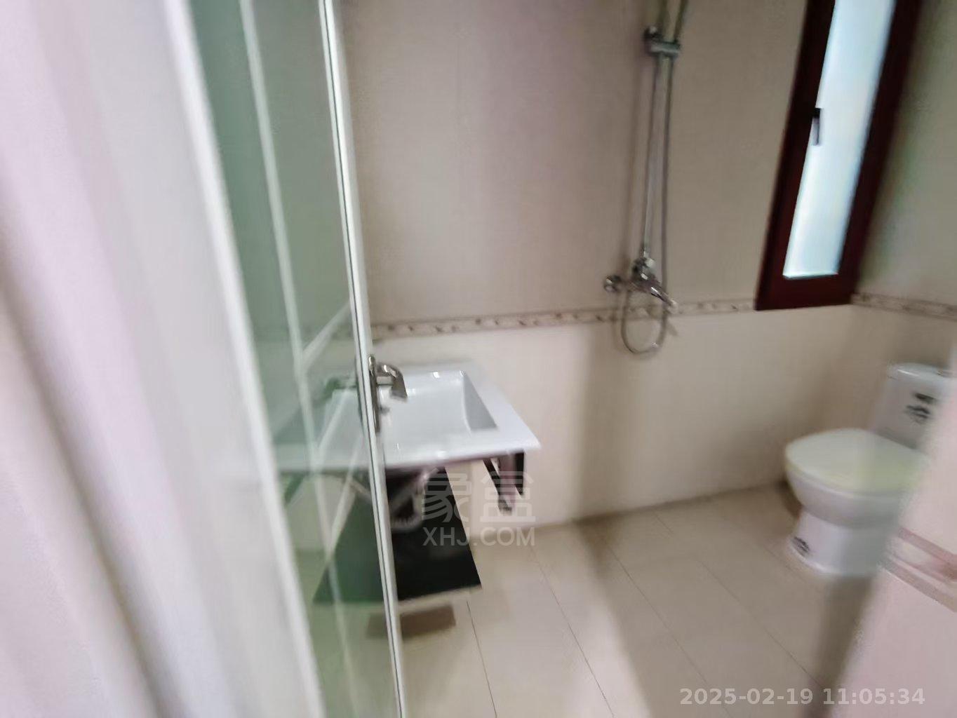 地税新村 3室2厅2卫 1600.0元/月 地税新村 3室2厅2卫 1600.0元/月室内图