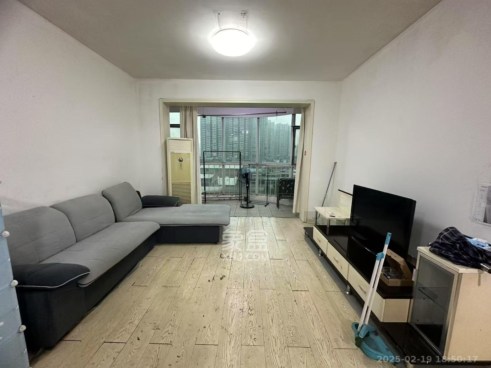 名都花园 3室2厅2卫 1900.0元/月 名都花园 3室2厅2卫 1900.0元/月室内图