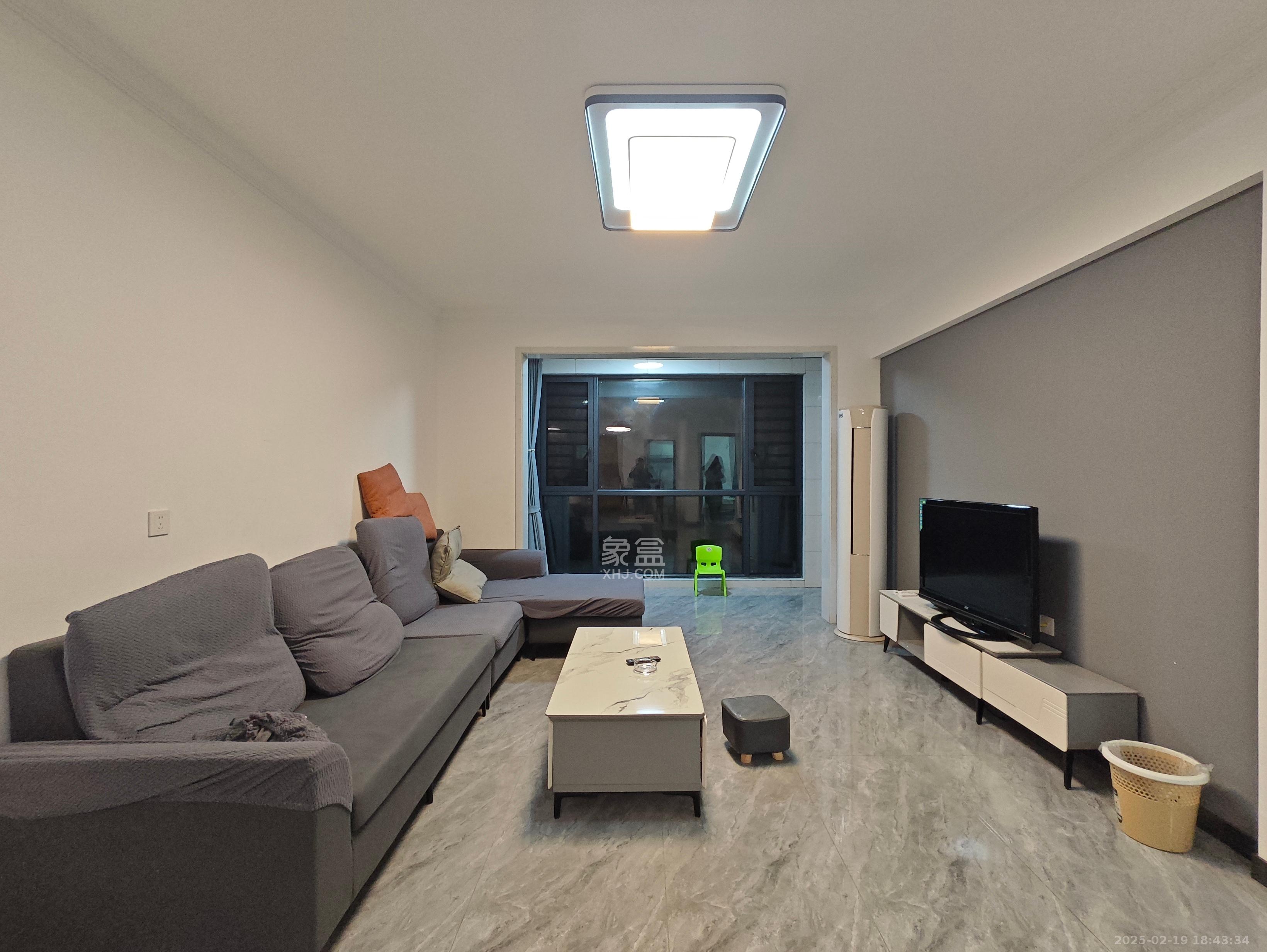 桃花嘉园 3室2厅2卫 2400.0元/月 桃花嘉园 3室2厅2卫 2400.0元/月室内图