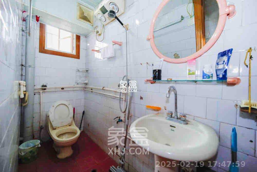 中建五局信和苑四区  1室0厅0卫    1500.0元/月 中建五局信和苑四区  1室0厅0卫    1500.0元/月室内图