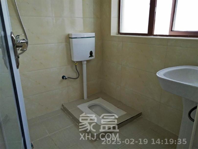 万里时代  4室2厅2卫   2800.00元/月室内图