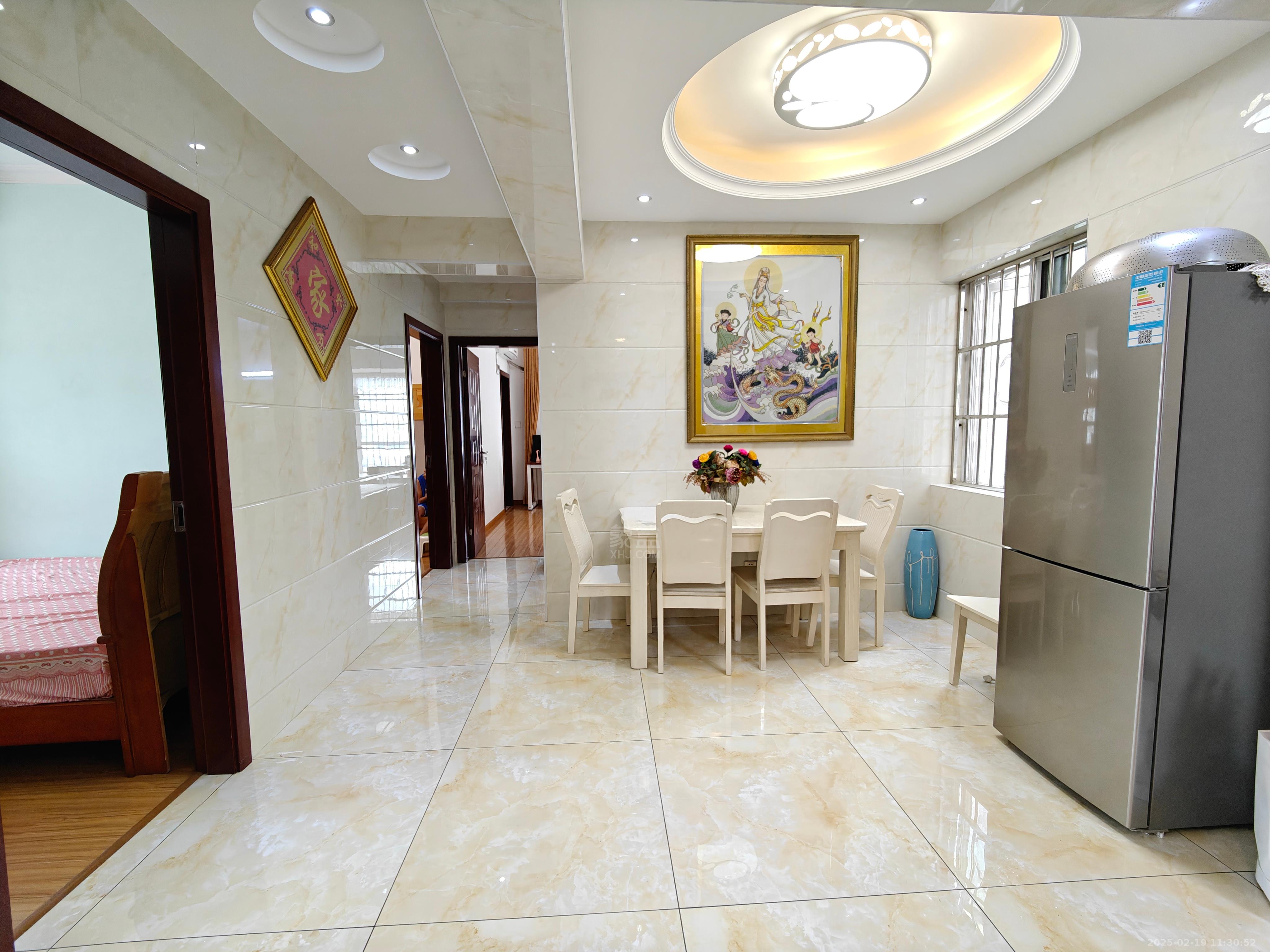 美的城二期 3室2厅2卫 1800.0元/月 美的城二期 3室2厅2卫 1800.0元/月室内图