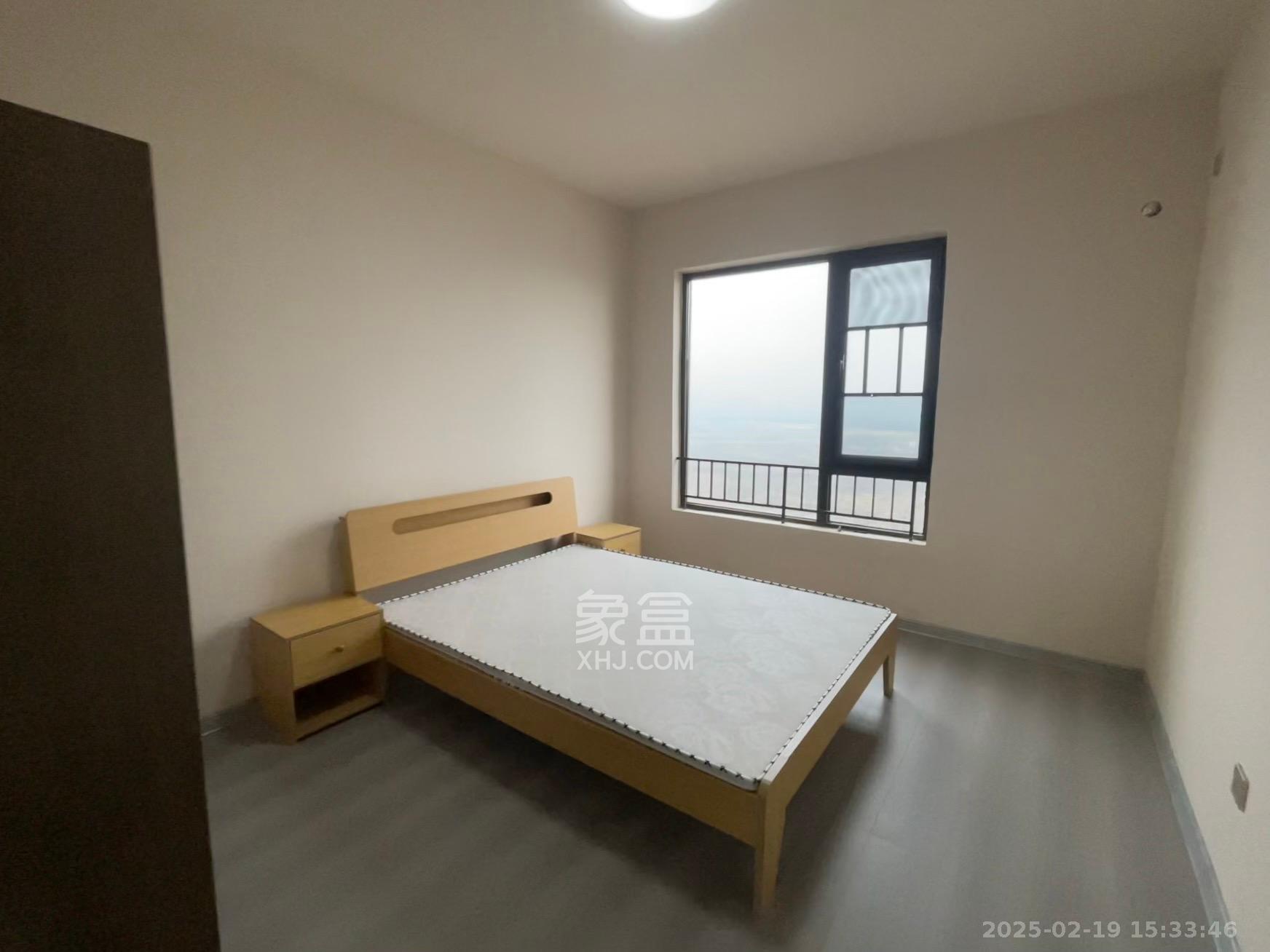华润橡树湾  3室2厅1卫   2400.00元/月室内图