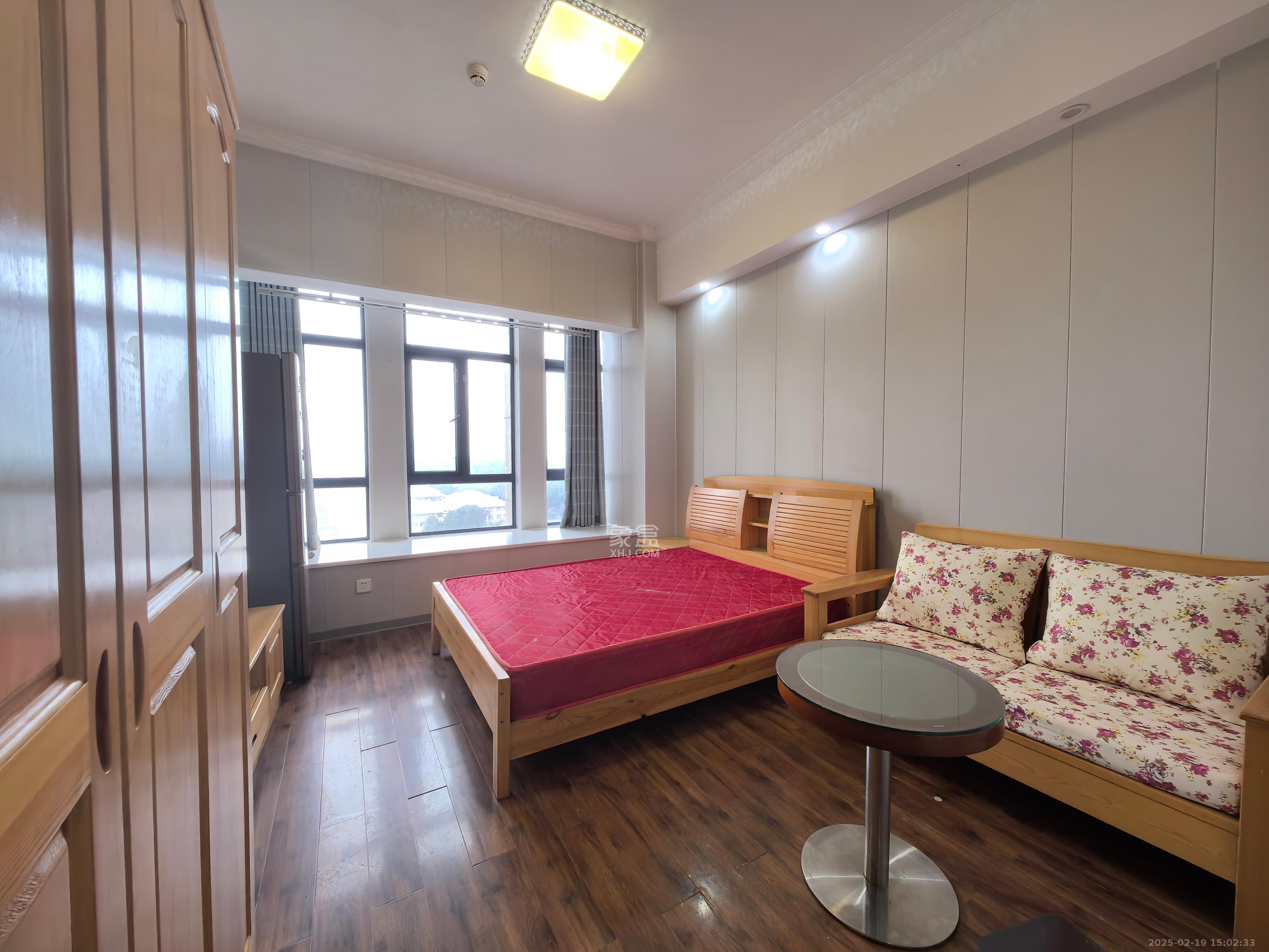 兆坤星悦荟  1室1厅1卫    900.0元/月 兆坤星悦荟  1室1厅1卫    900.0元/月