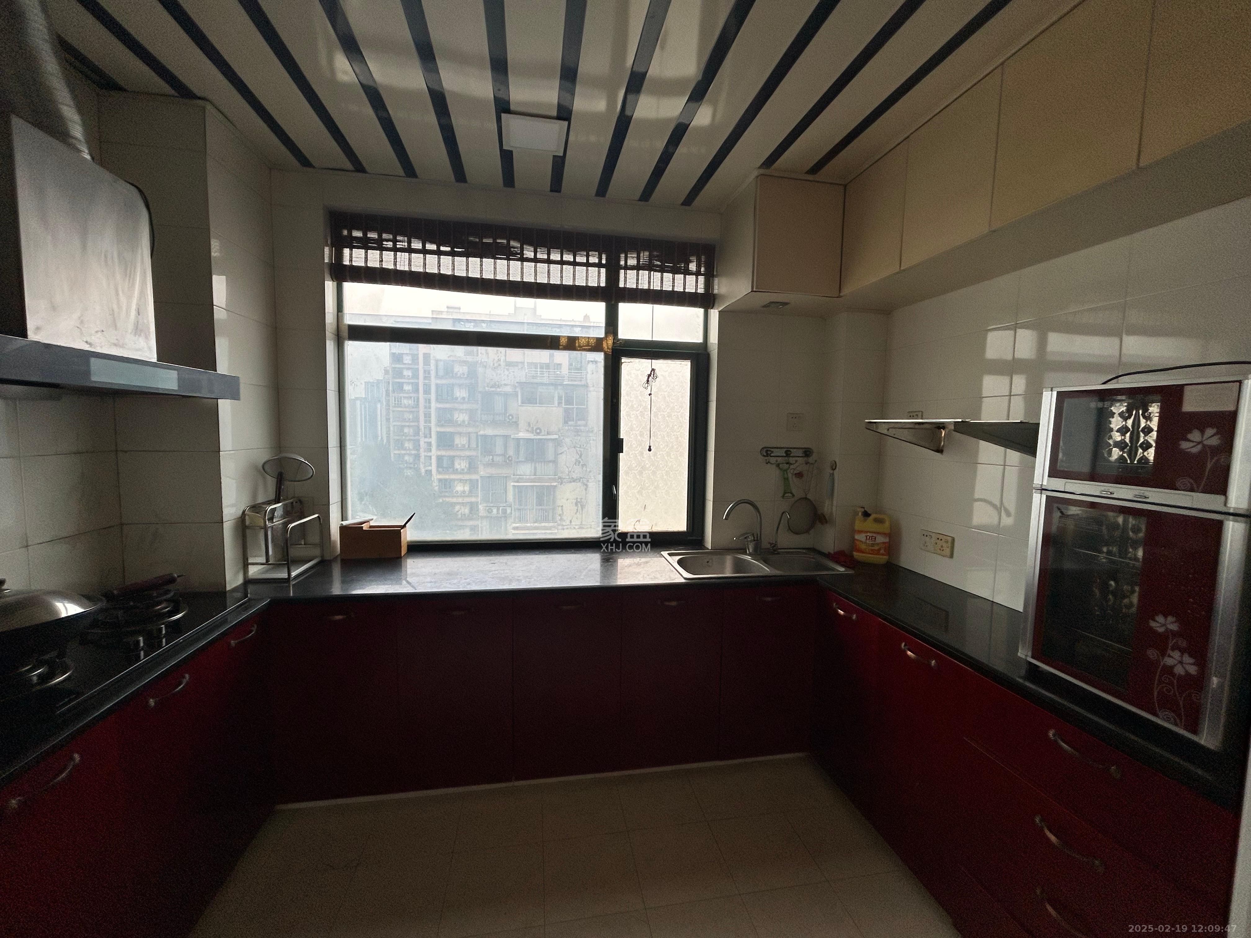 美林景园 4室2厅2卫 3000.0元/月 美林景园 4室2厅2卫 3000.0元/月室内图