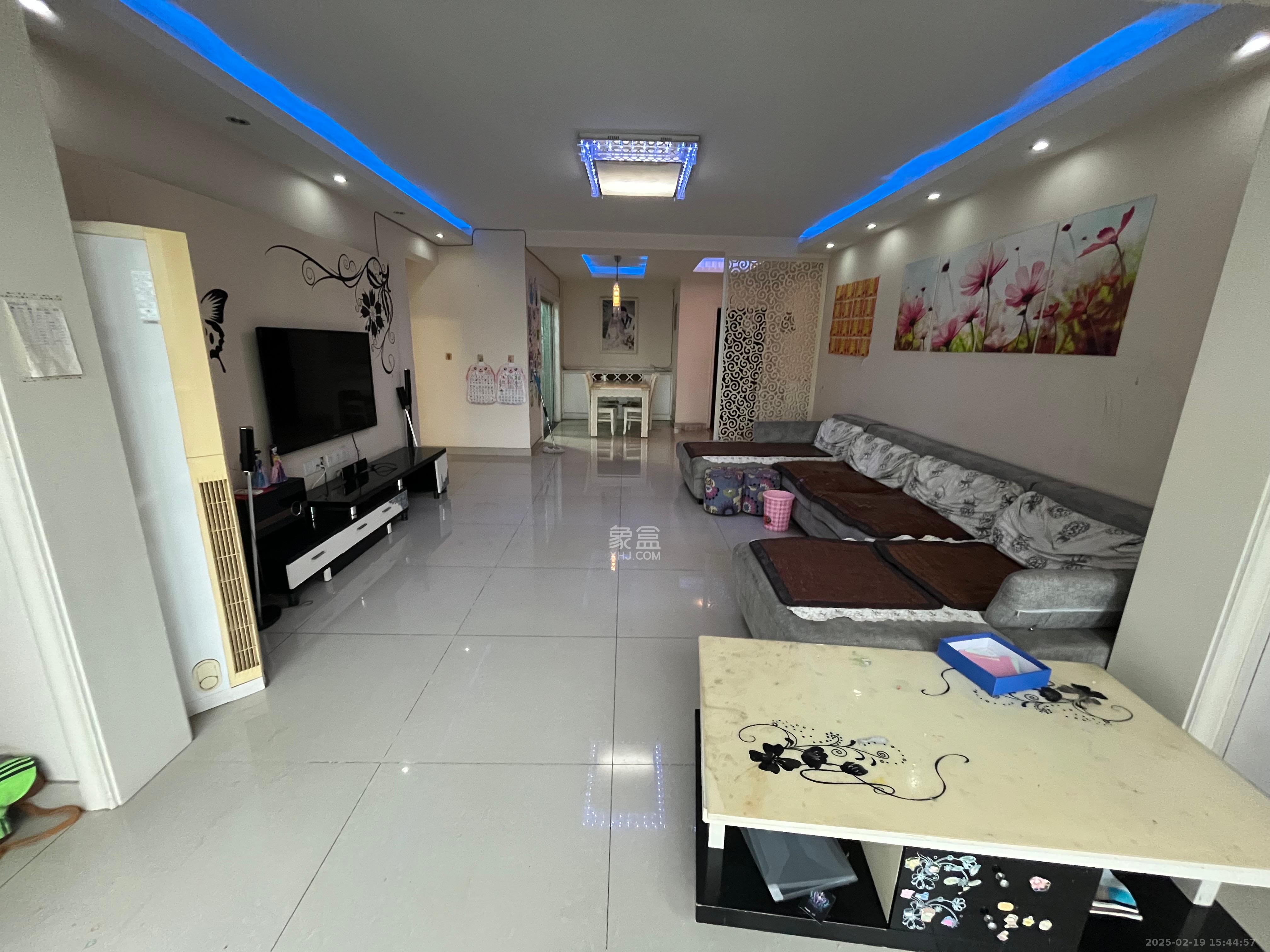 香河公寓 3室2厅2卫 2600.0元/月 香河公寓 3室2厅2卫 2600.0元/月室内图