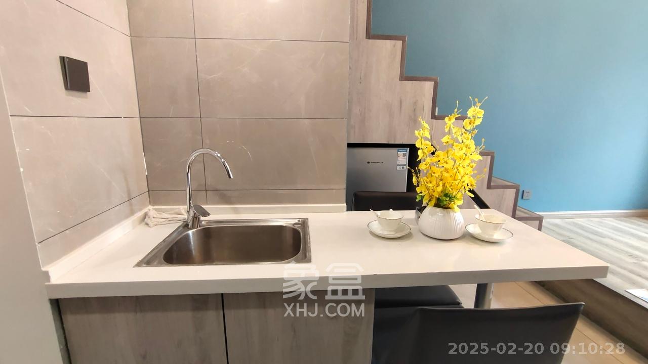 裕天国际商汇中心 1室1厅1卫 1700.0元/月 裕天国际商汇中心 1室1厅1卫 1700.0元/月室内图