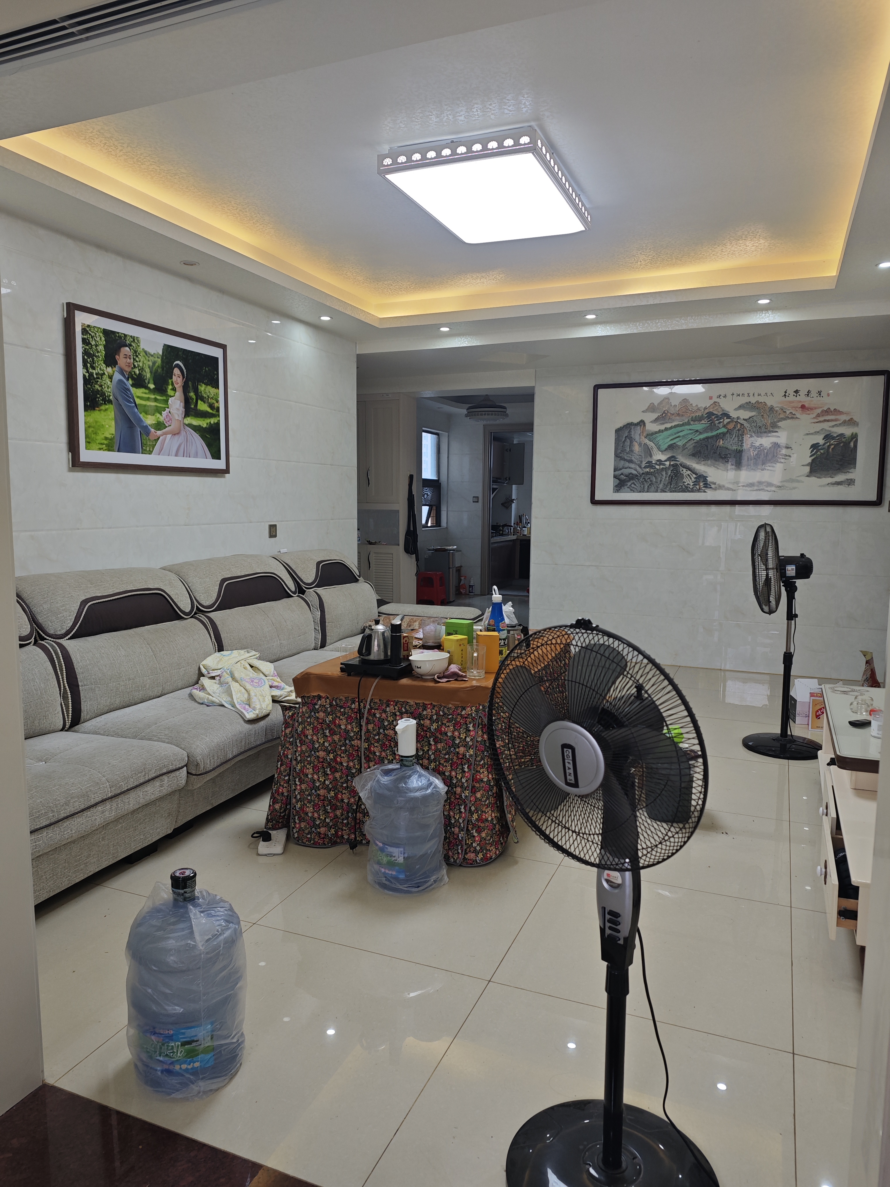 檀香山  4室2厅2卫    2000.0元/月