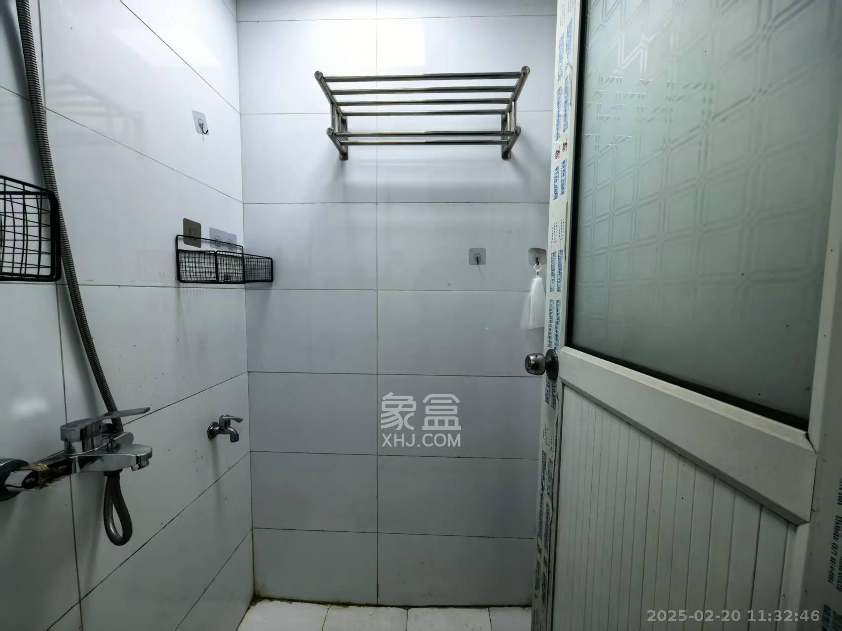 明媚星城 3室2厅2卫 3200.0元/月 明媚星城 3室2厅2卫 3200.0元/月室内图