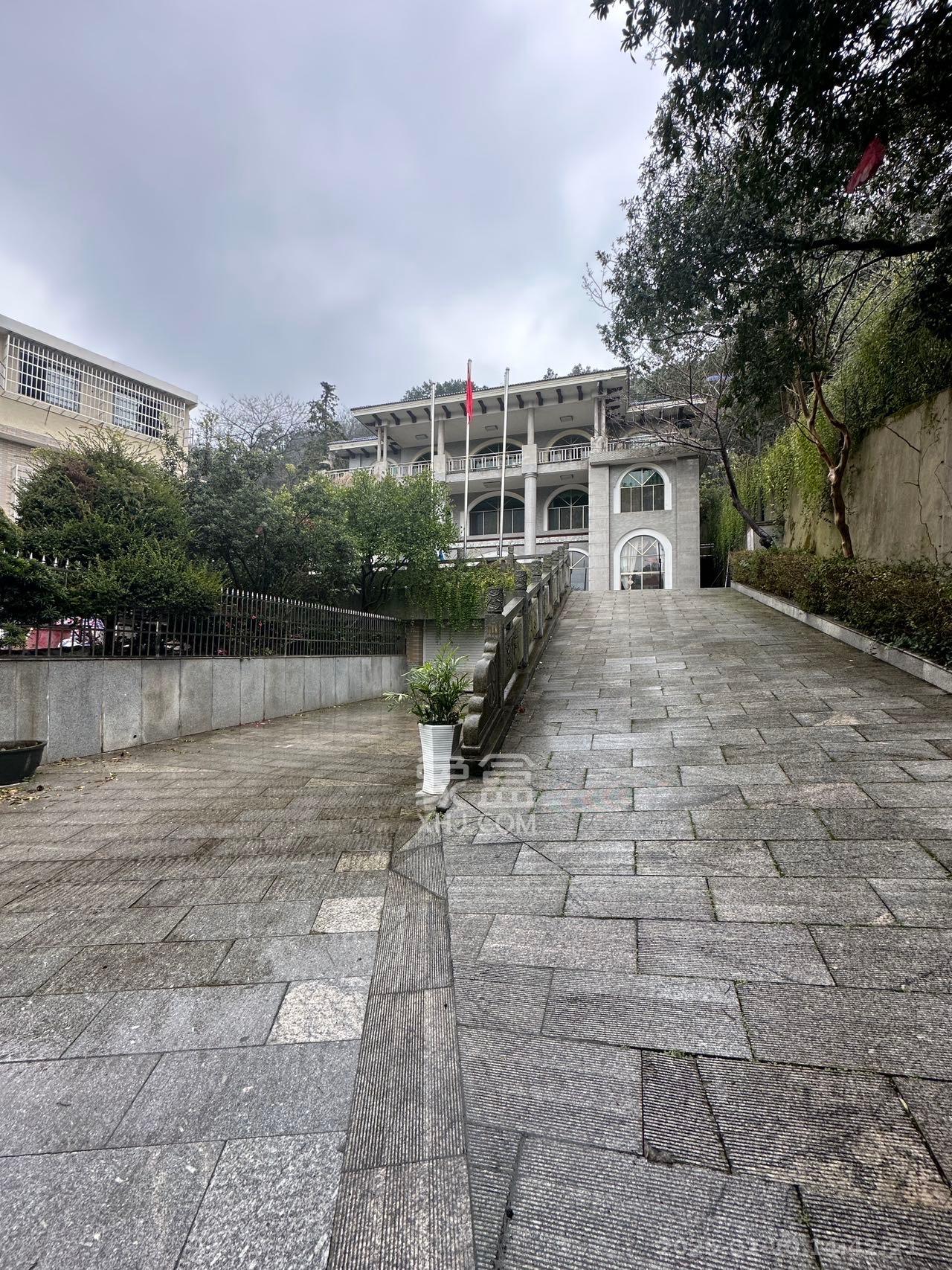 雷锋大道、雷高路散盘 9室3厅6卫 17888.0元/月 雷锋大道、雷高路散盘 9室3厅6卫 17888.0元/月室内图