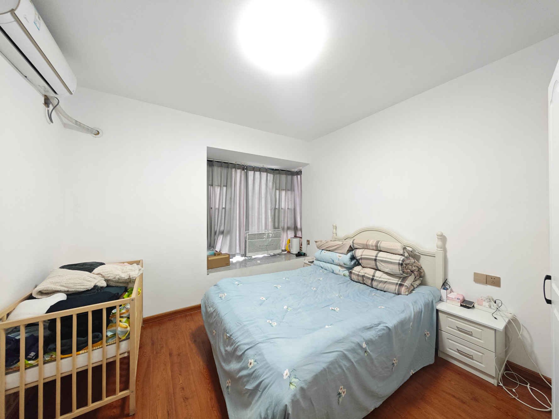 中建嘉和城  3室2厅2卫   92.00万卧室