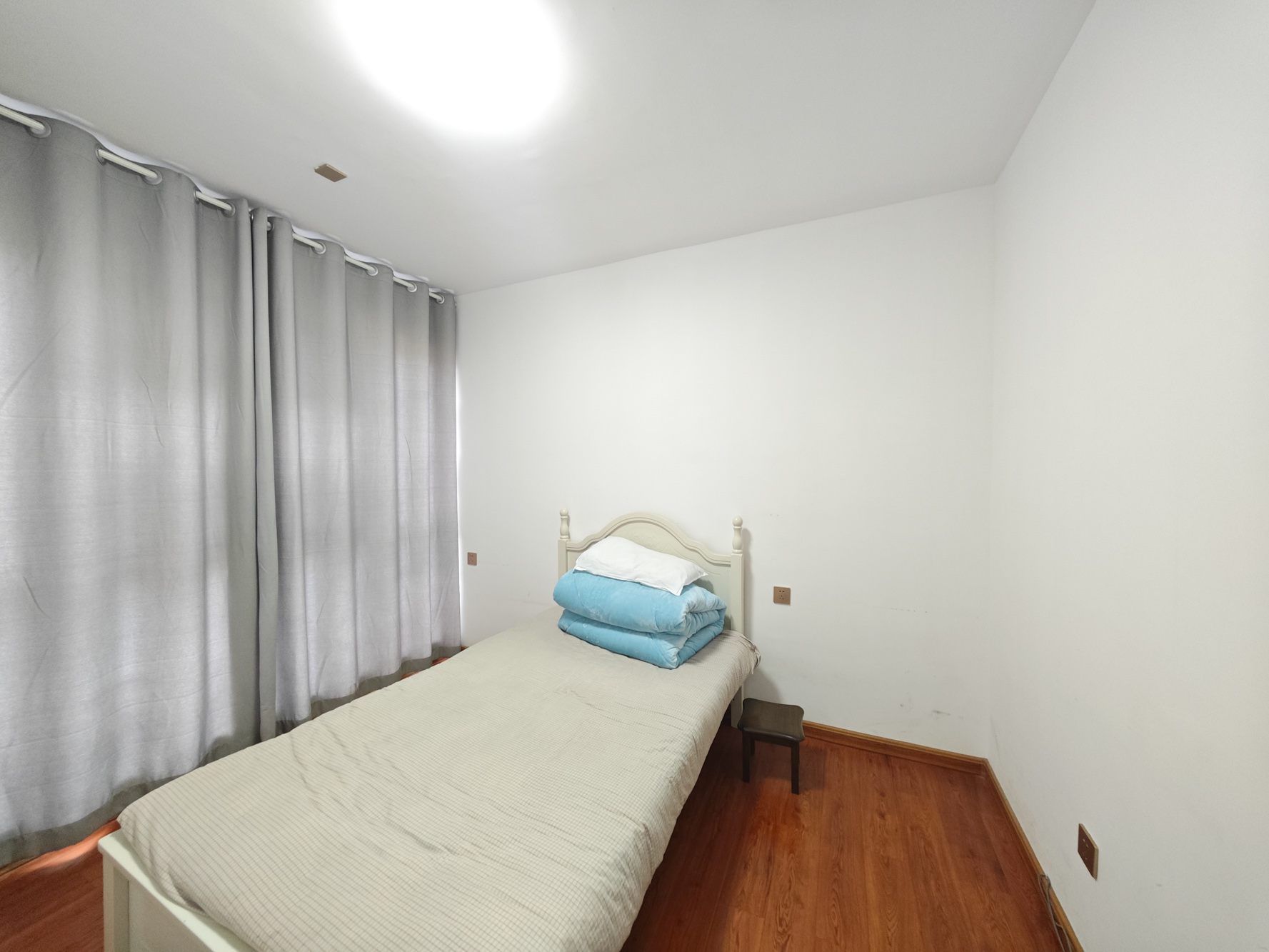 中建嘉和城  3室2厅2卫   92.00万卧室