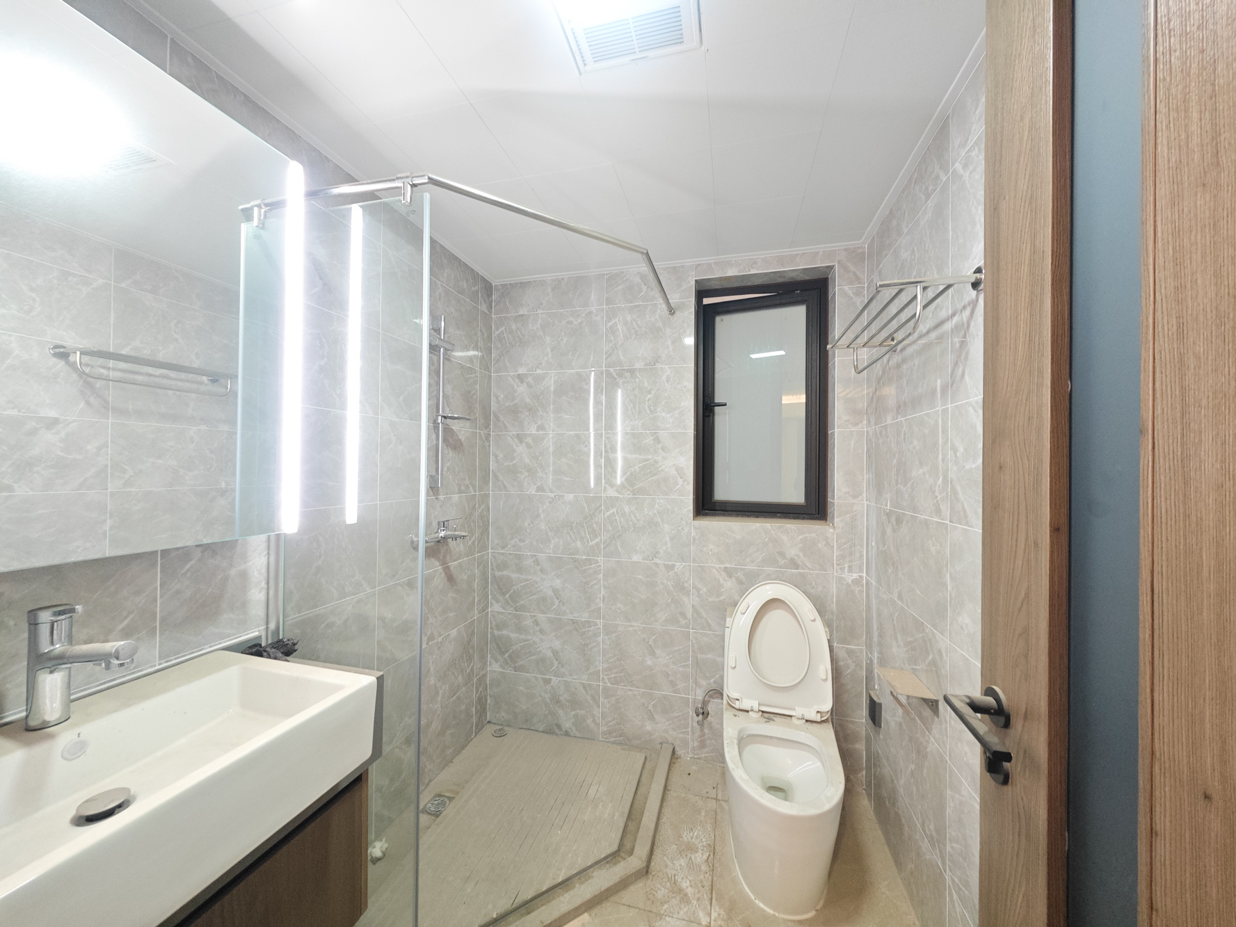 万科天空之境  2室2厅1卫    70.0万 万科天空之境  2室2厅1卫    70.0万卫生间