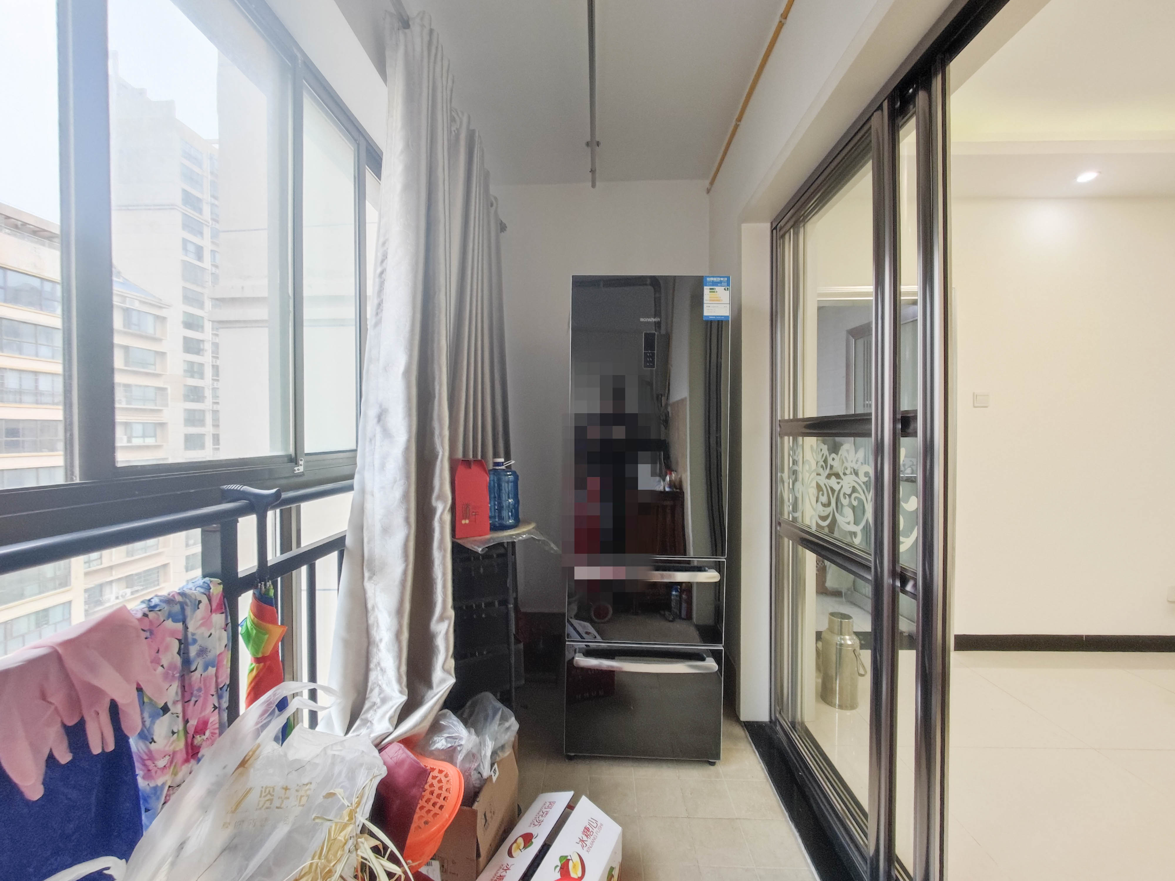 中天瑞景  3室2厅2卫   120.00万阳台
