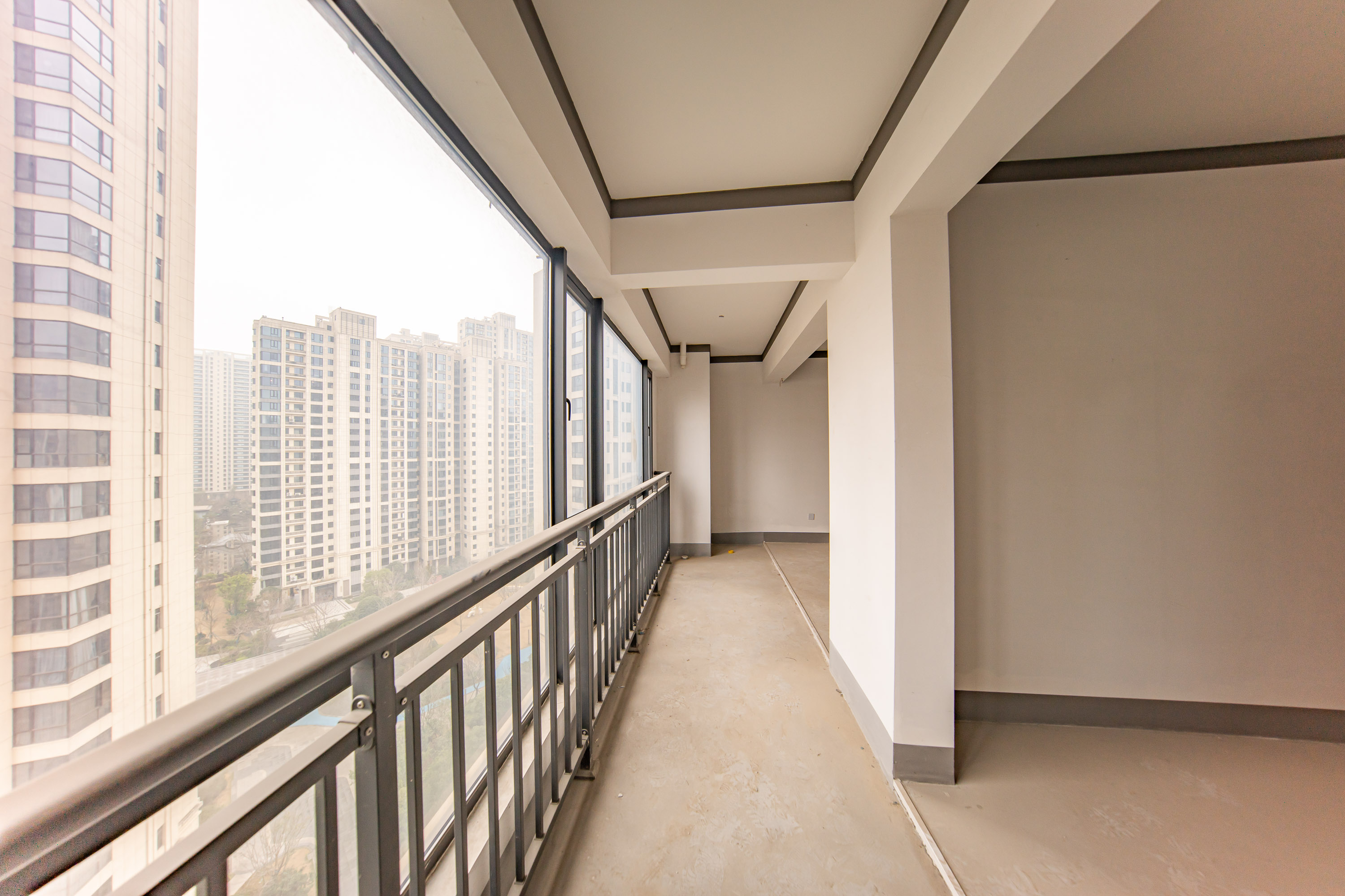 建投象山国际  3室2厅2卫    93.8万 建投象山国际  3室2厅2卫    93.8万阳台