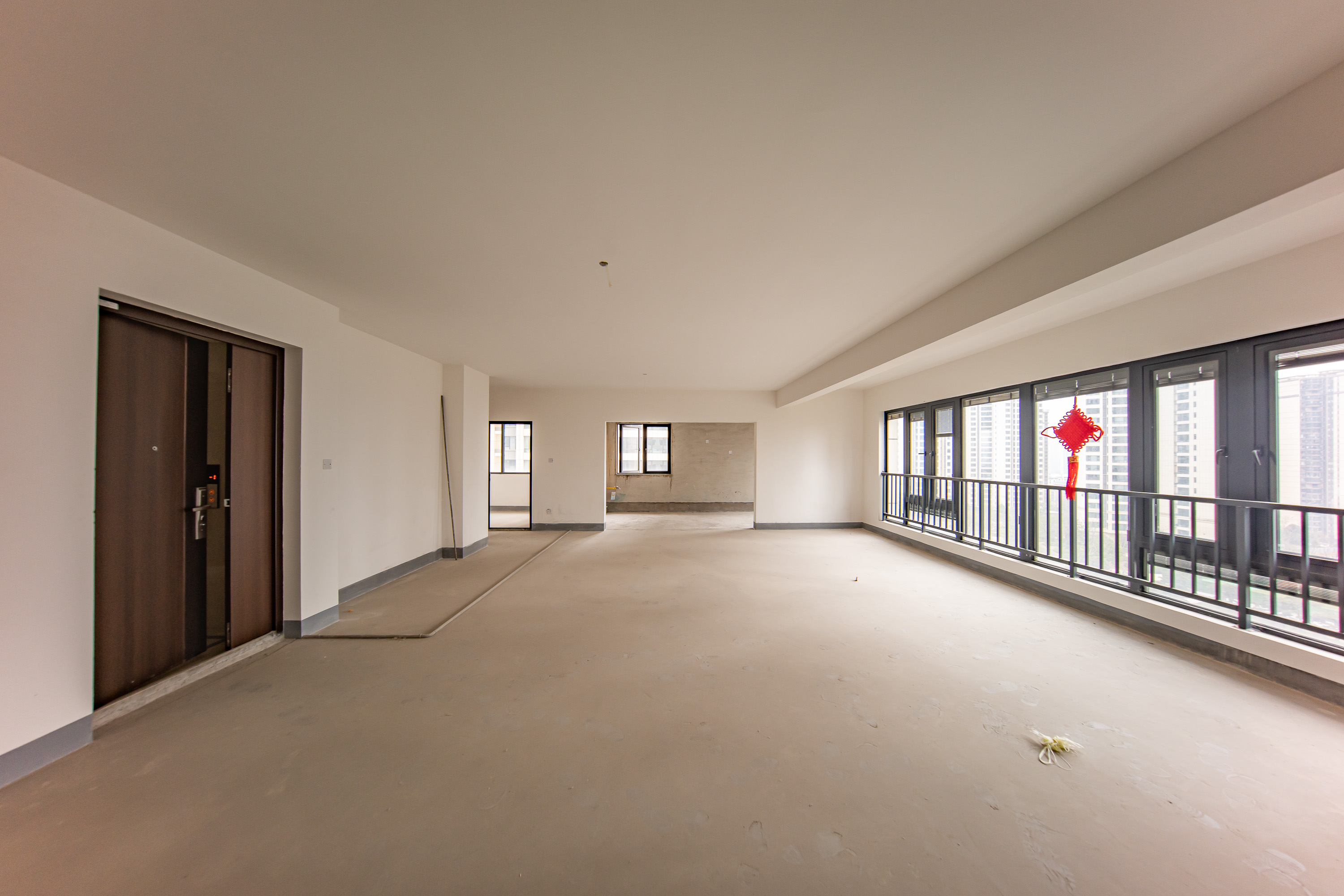 建投象山国际  6室2厅3卫   242.00万客厅