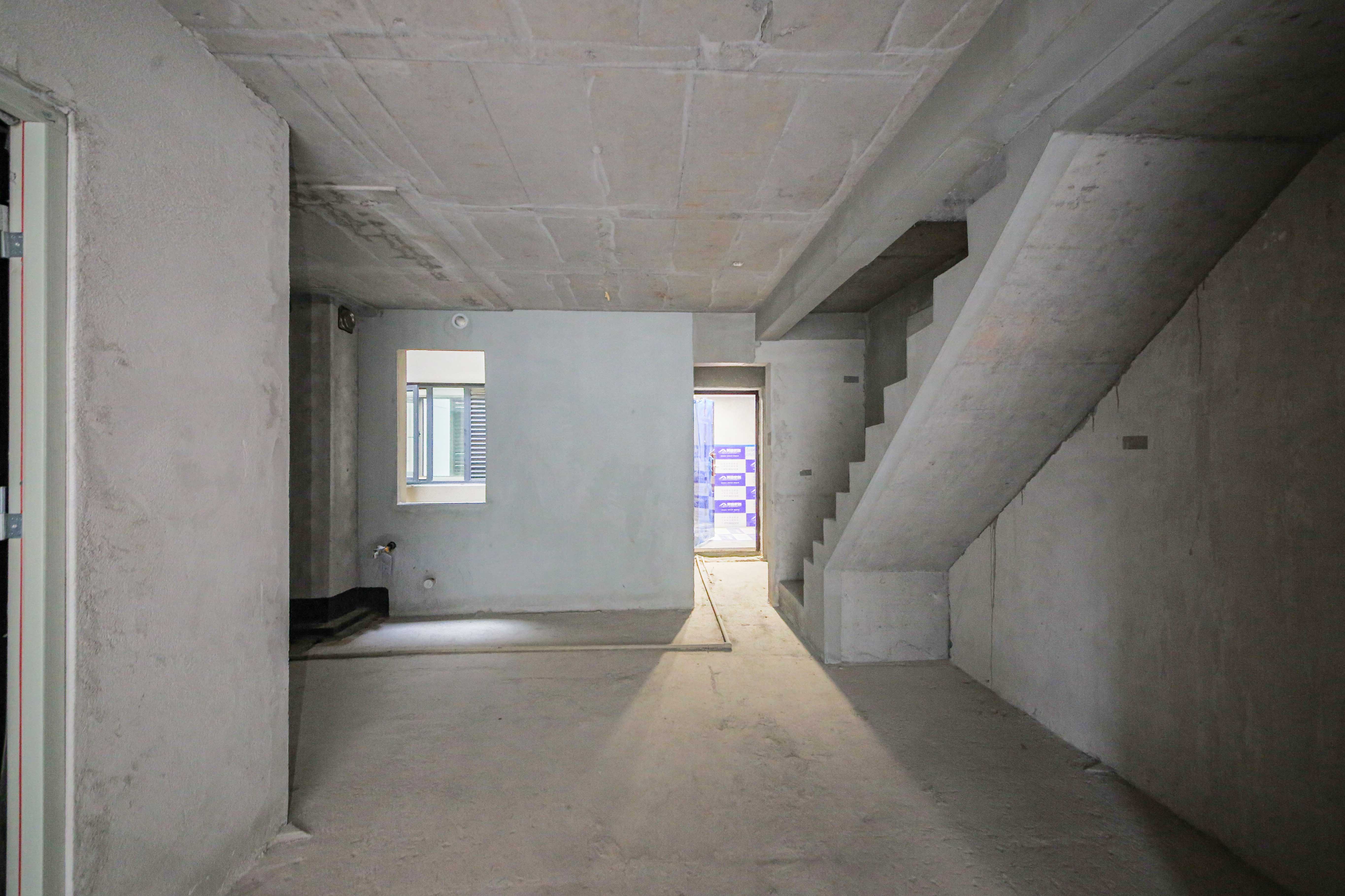 中建钰和城  4室2厅2卫   227.00万客厅