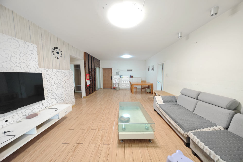 新城新世界一二三期  1室2厅1卫    128.0万