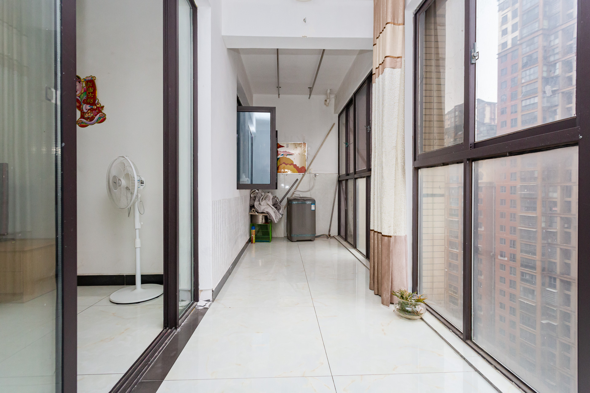 乾源国际 2室2厅1卫 59.97万 乾源国际 2室2厅1卫 59.97万阳台