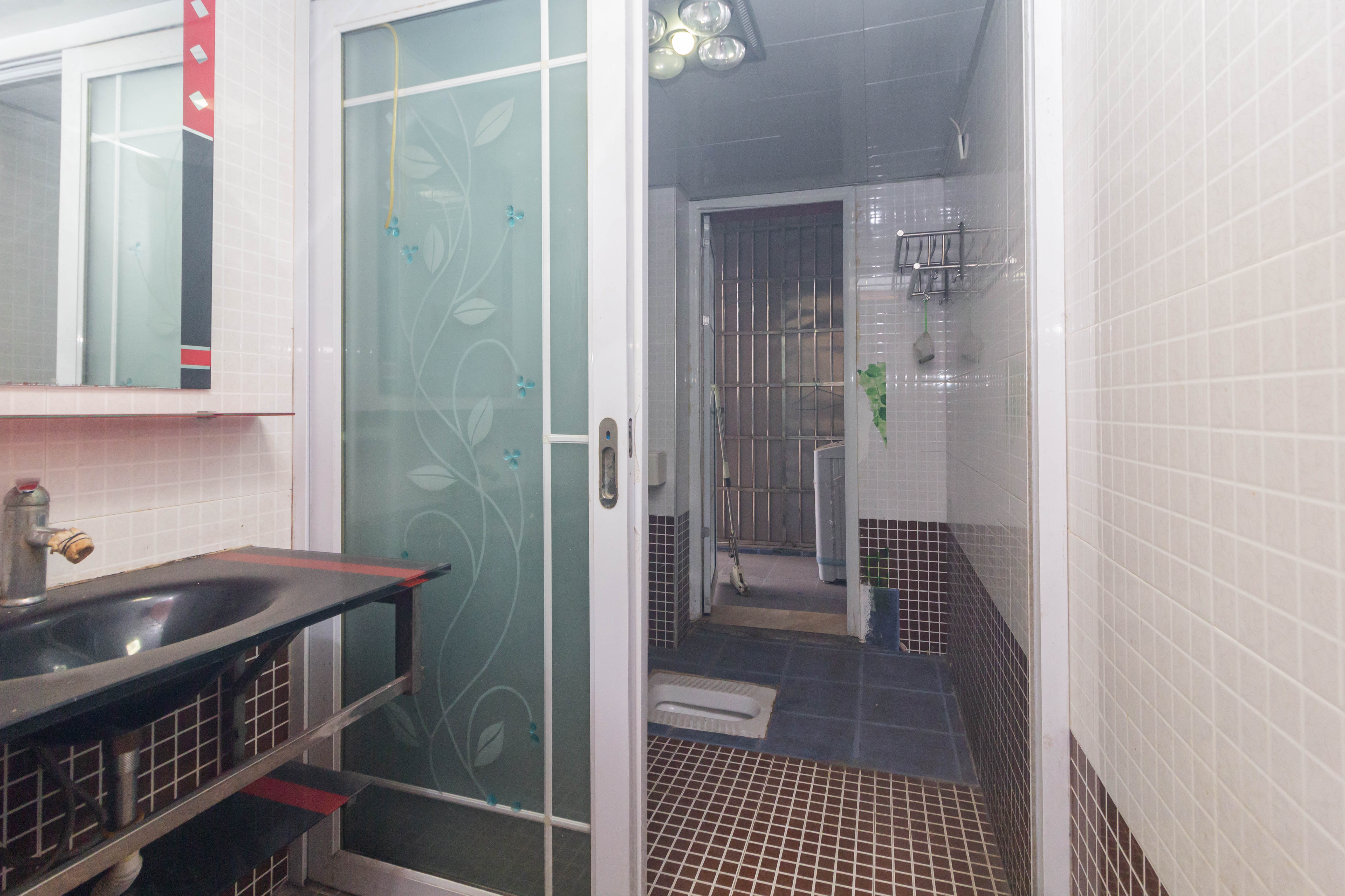 华天LOHO小镇  3室2厅2卫    60.0万 华天LOHO小镇  3室2厅2卫    60.0万卫生间