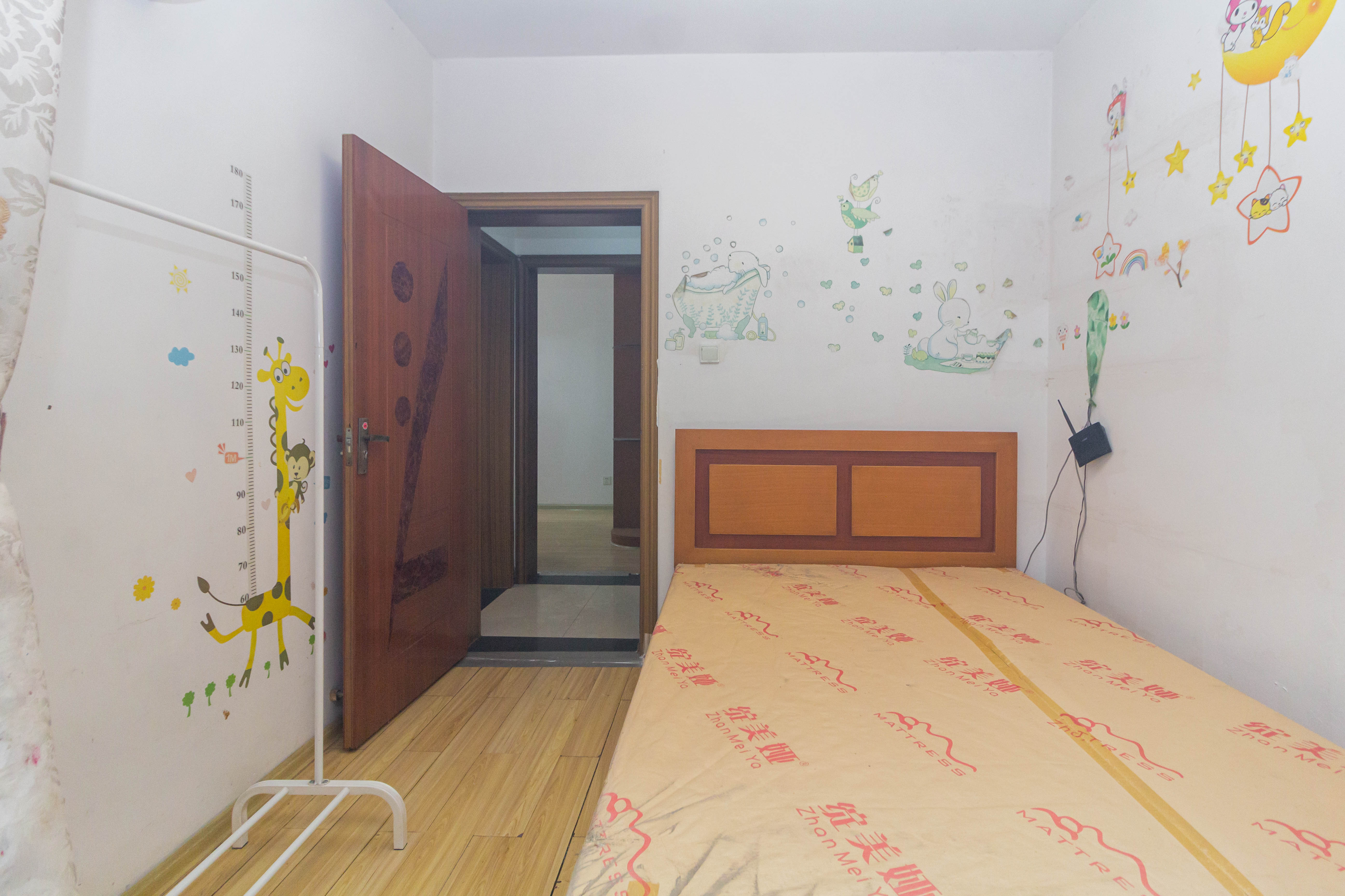 华天LOHO小镇  3室2厅2卫    60.0万 华天LOHO小镇  3室2厅2卫    60.0万卧室